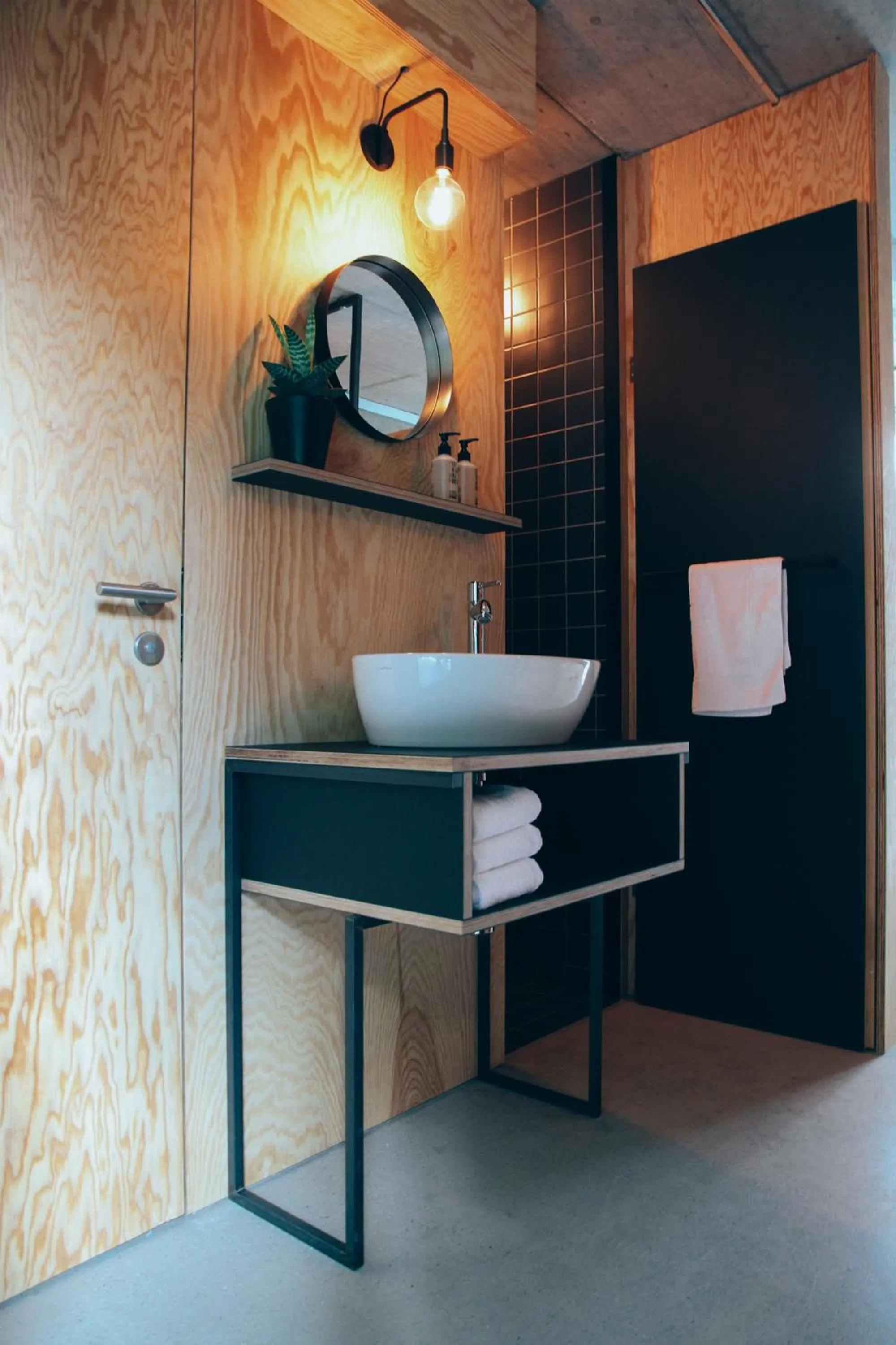 Bathroom in Riders Hotel