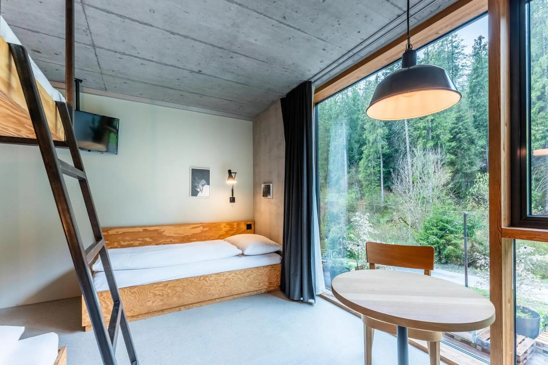 Property building, Bed in Riders Hotel