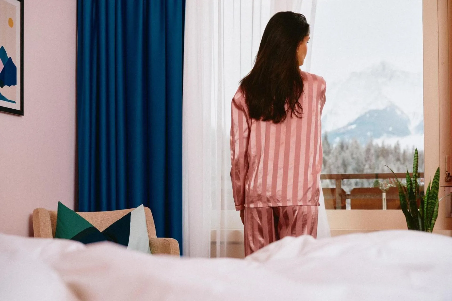 Photo of the whole room, Bed in signinahotel