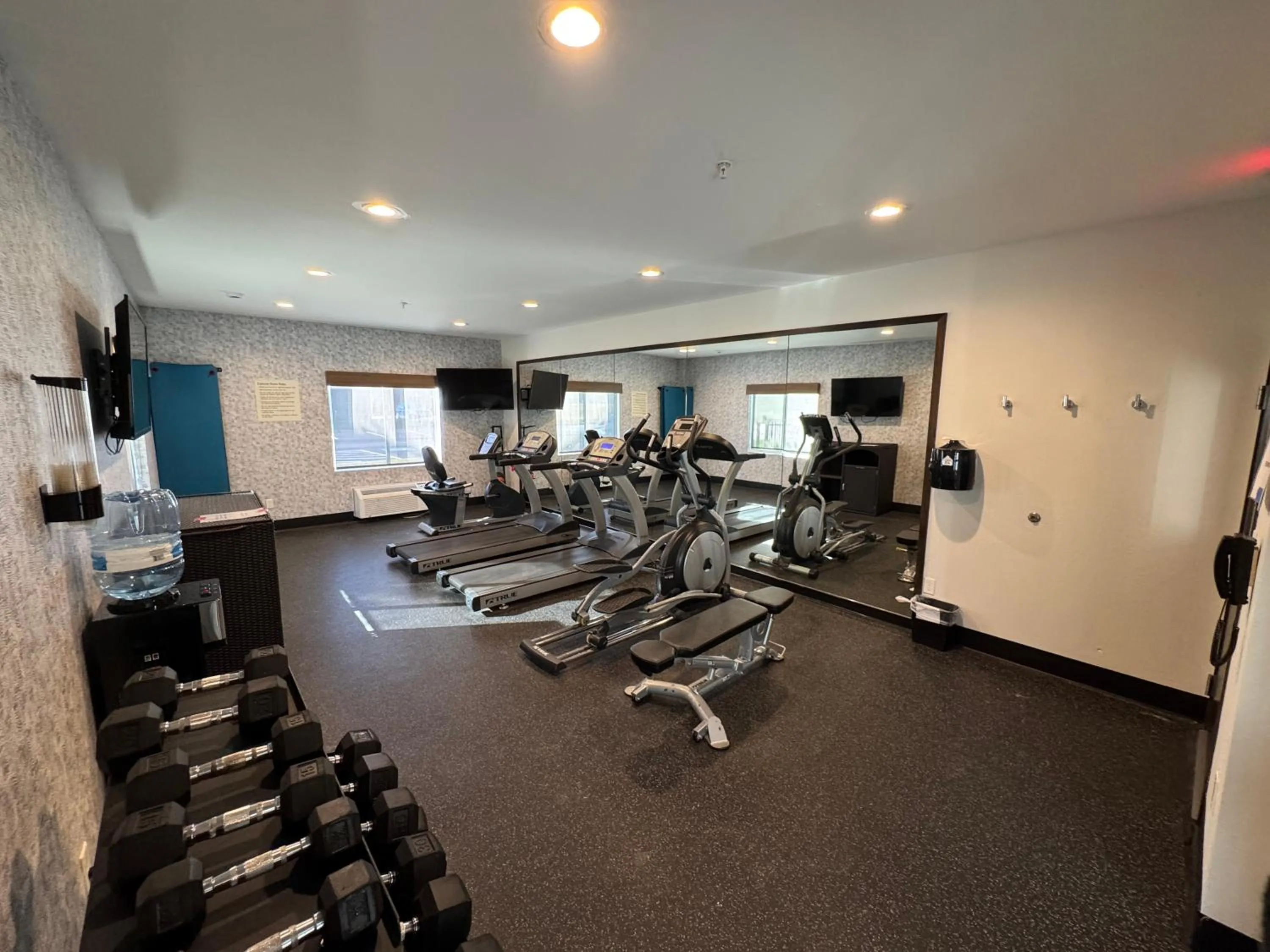Fitness centre/facilities in Garner Hotel Longview South by IHG