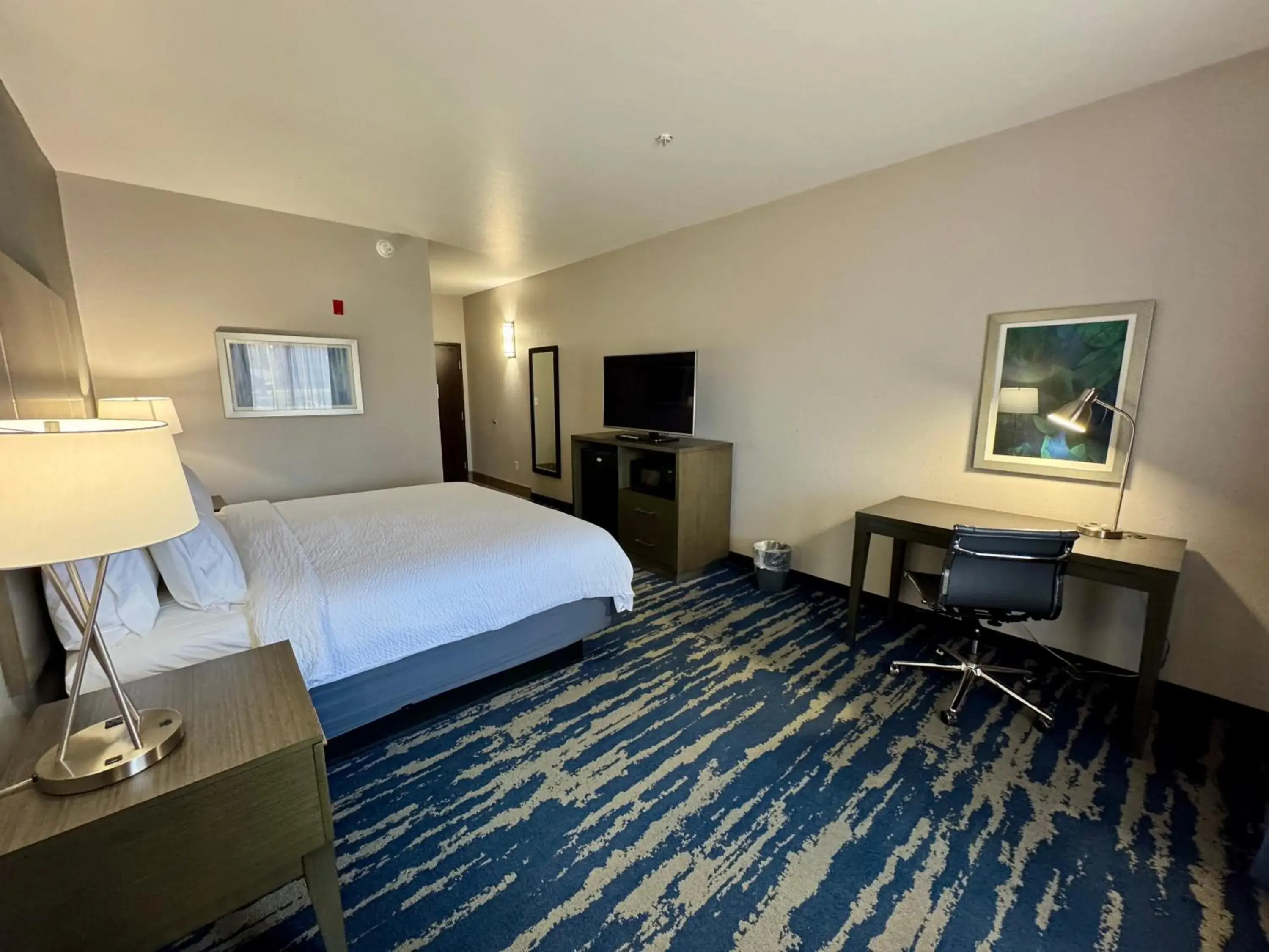 Bedroom, Bed in Garner Hotel Longview South by IHG Bedroom, Bed in Garner Hotel Longview South by IHG