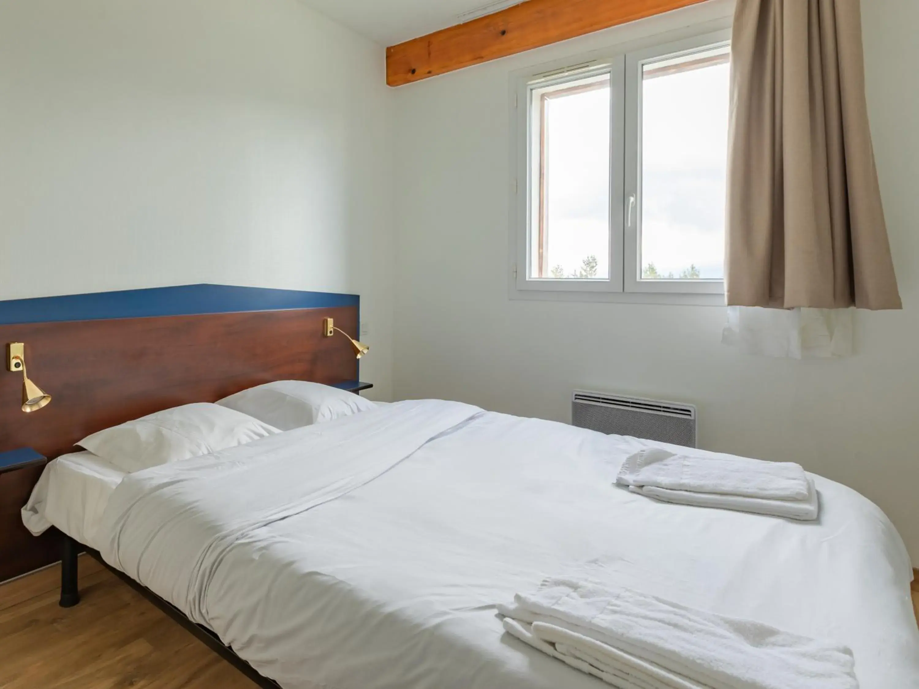 2 Bedroom Apartment for 6 people - mountain view in Vacancéole - Appart'Vacances Pyrénées 2000 2 Bedroom Apartment for 6 people - mountain view in Vacancéole - Appart'Vacances Pyrénées 2000