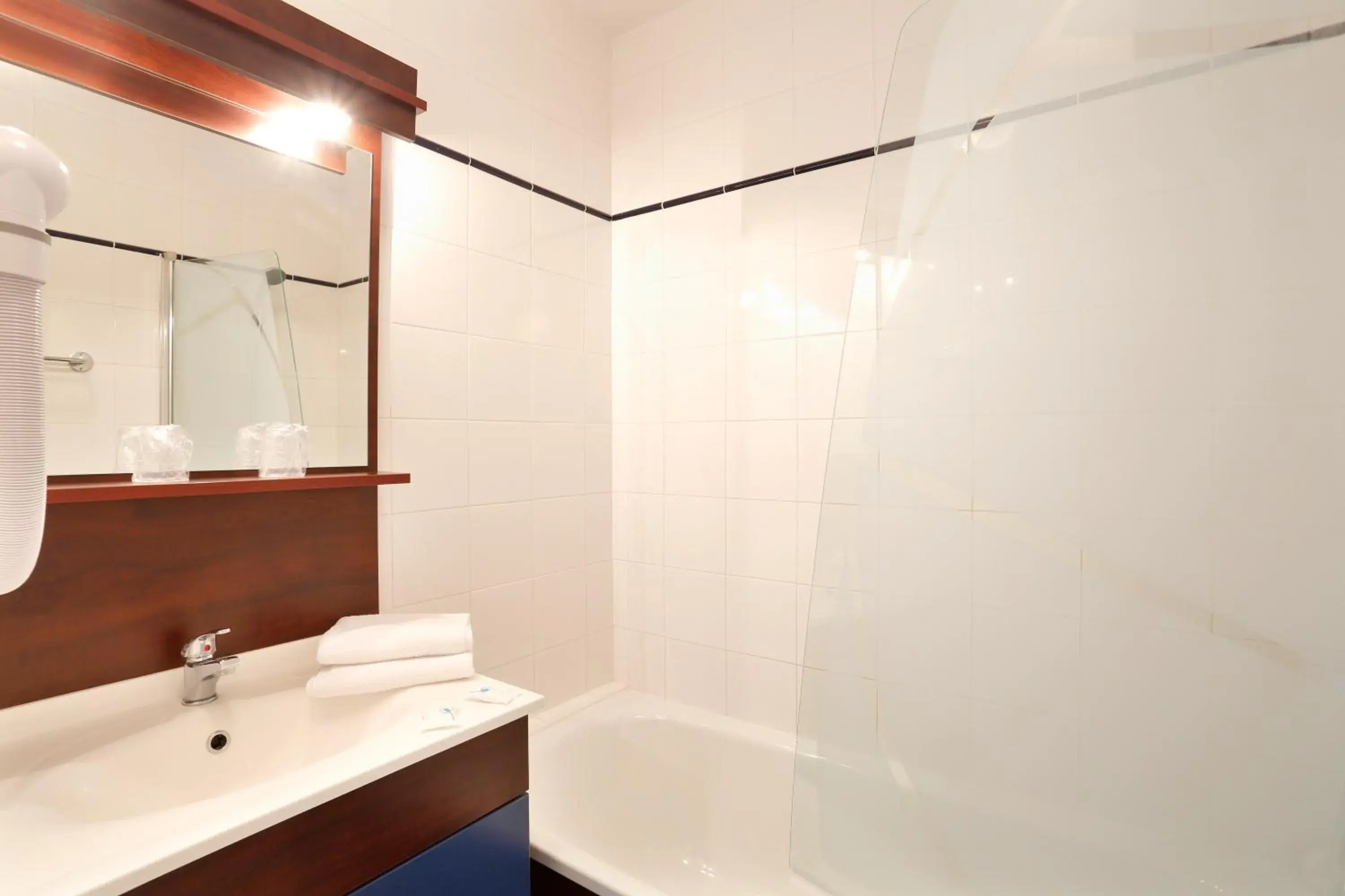 Bathroom in Vacancéole - Appart'Vacances Pyrénées 2000 Bathroom in Vacancéole - Appart'Vacances Pyrénées 2000