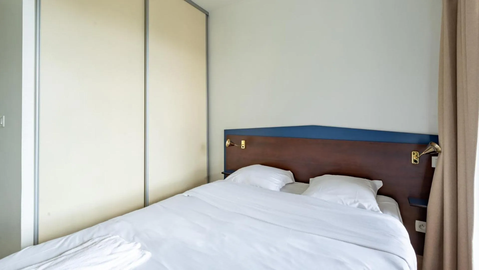 Bedroom, Bed in Vacancéole - Appart'Vacances Pyrénées 2000