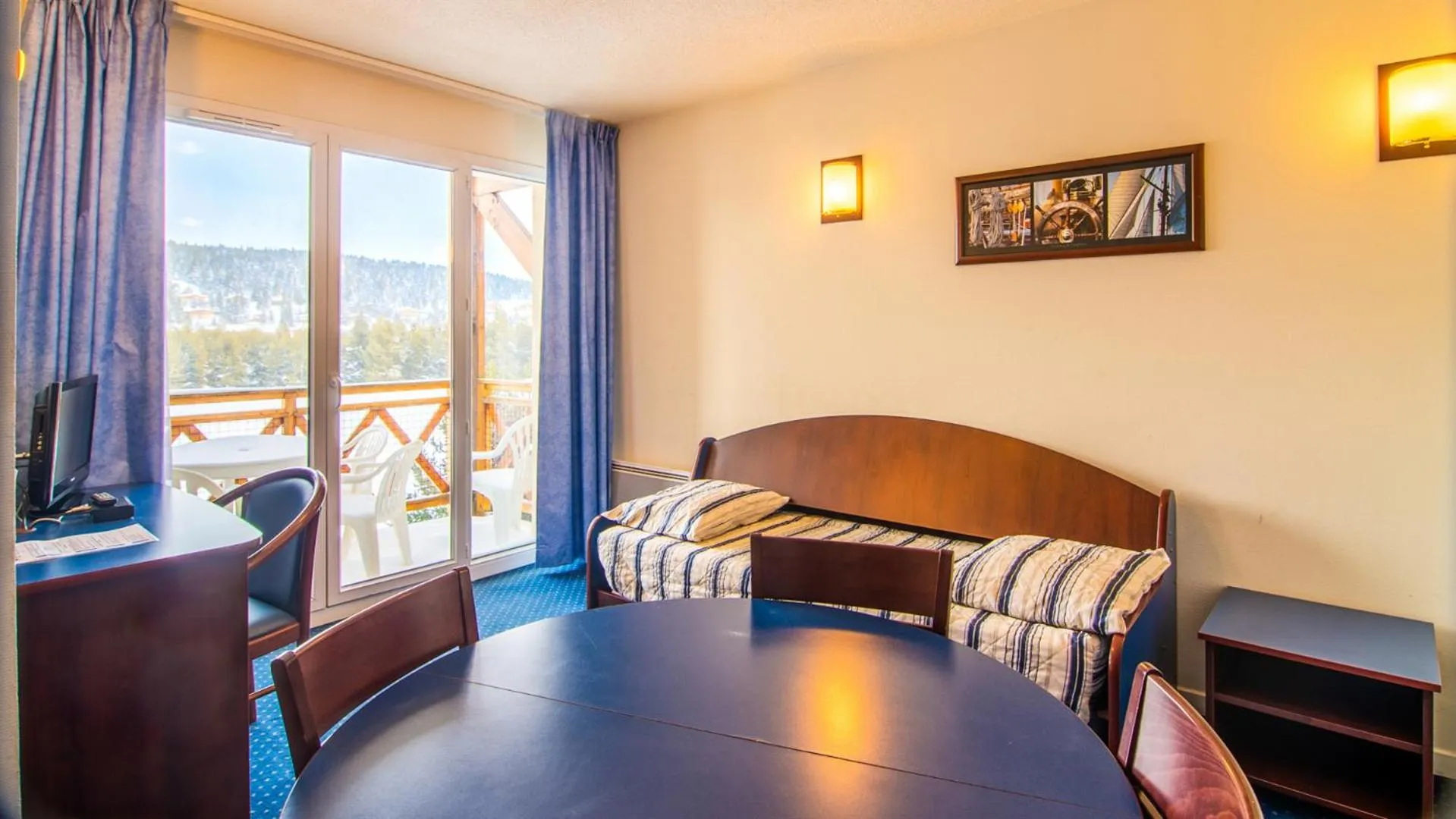 Living room in Vacancéole - Appart'Vacances Pyrénées 2000