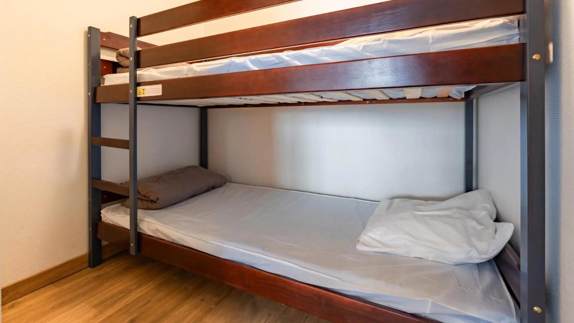 Bedroom, Bed in Vacancéole - Appart'Vacances Pyrénées 2000