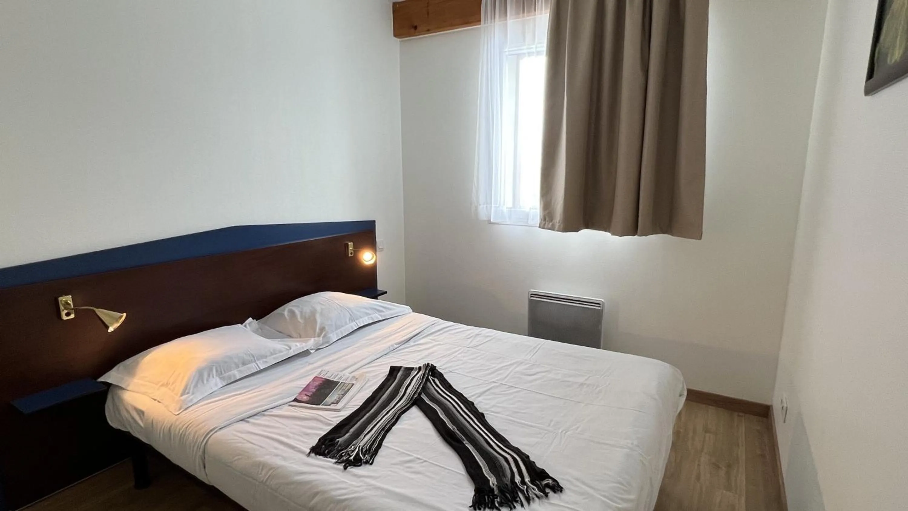 Photo of the whole room, Bed in Vacancéole - Appart'Vacances Pyrénées 2000