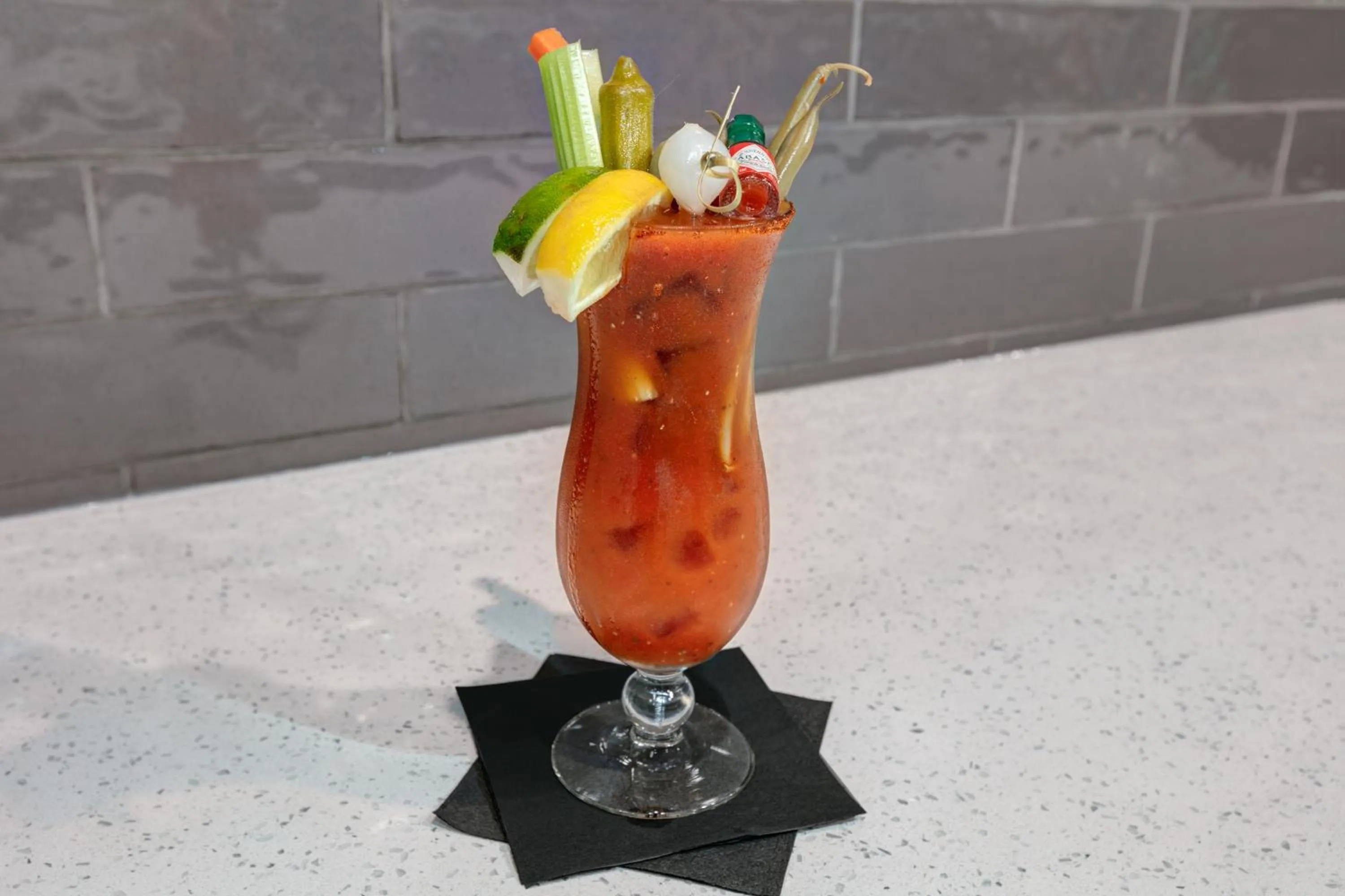 Lounge or bar in Holiday Inn Houma by IHG