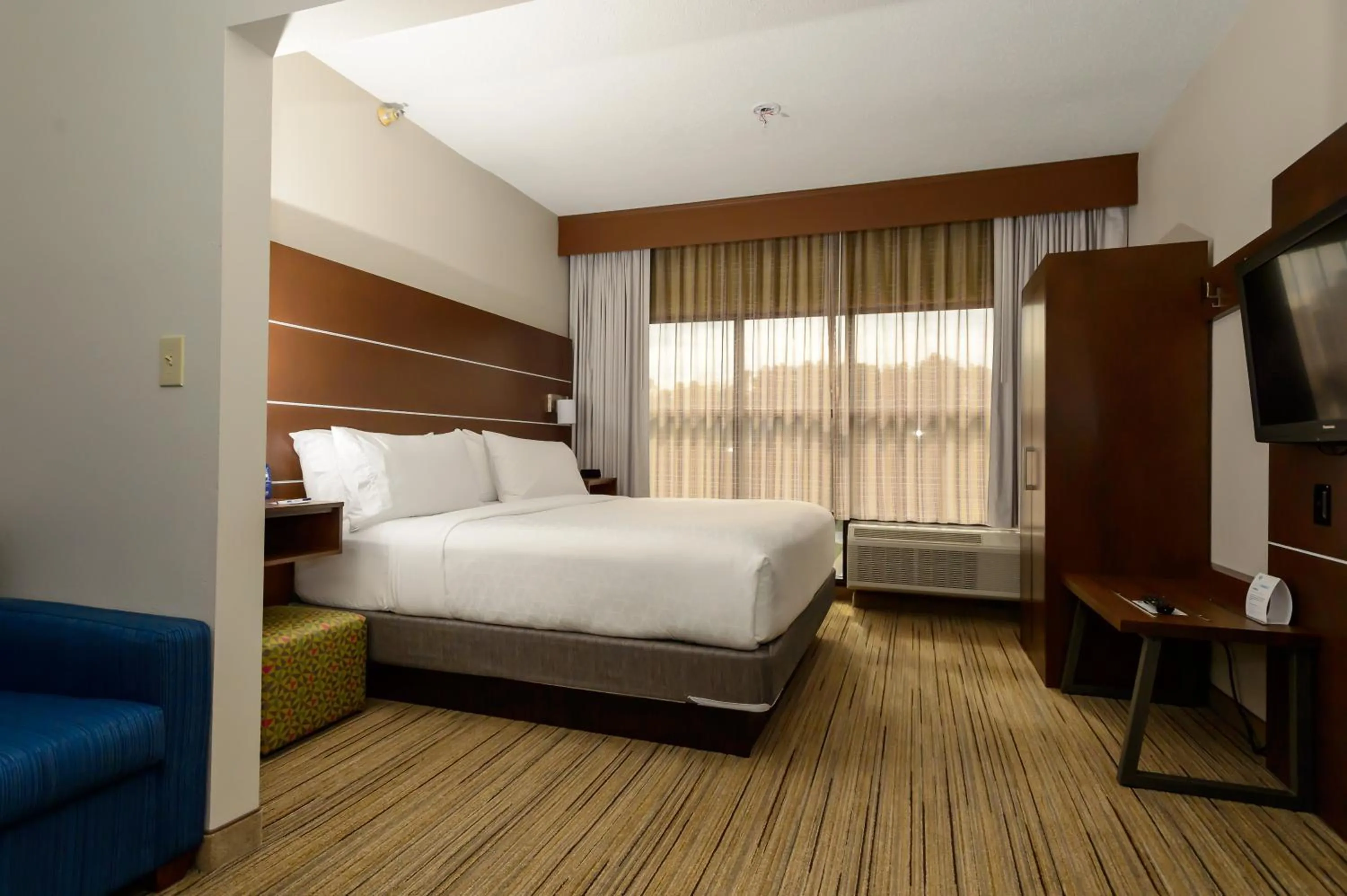 Photo of the whole room, Bed in Holiday Inn Express Hillsborough-Durham Area by IHG