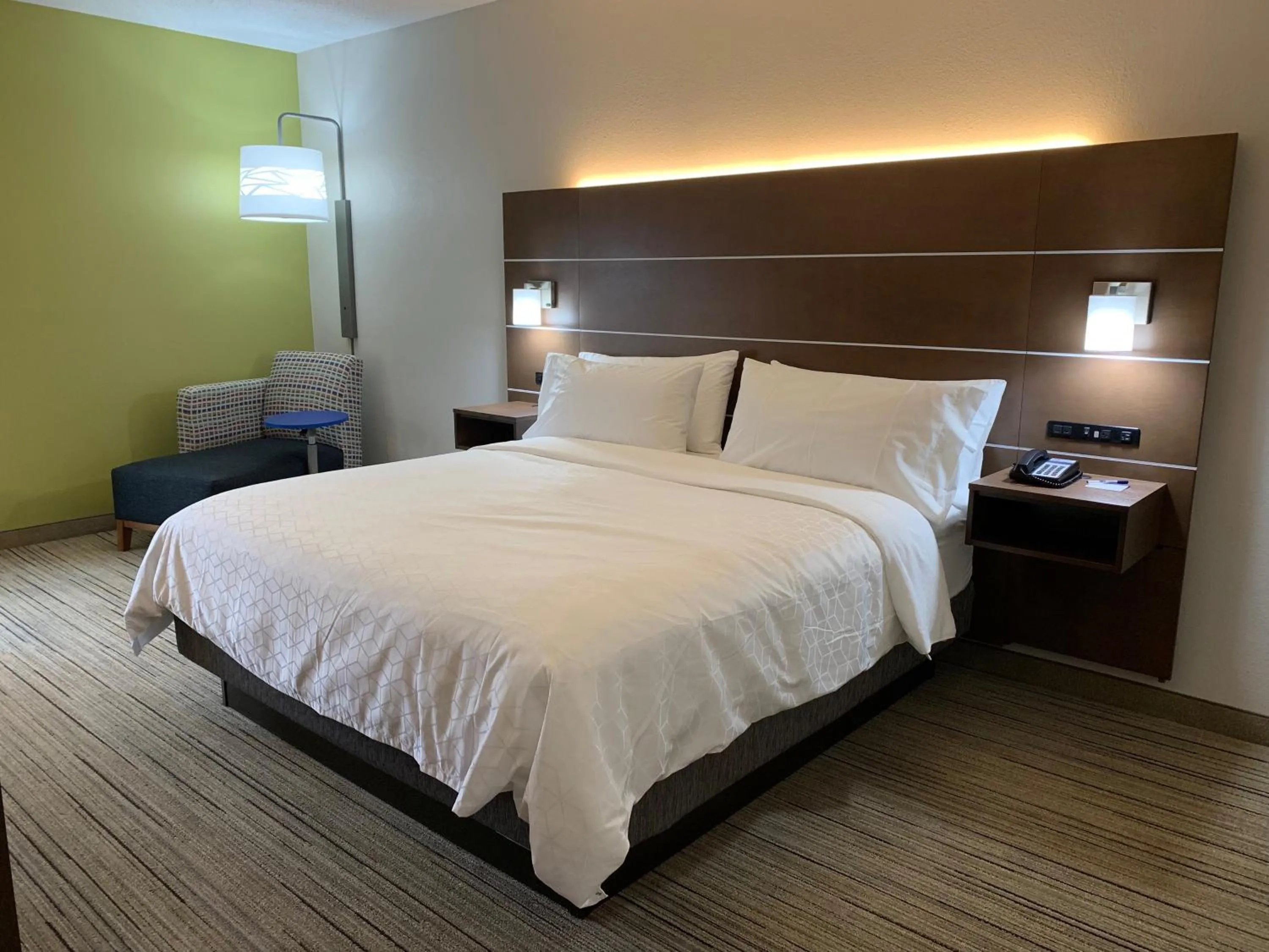 Photo of the whole room, Bed in Holiday Inn Express Hillsborough-Durham Area by IHG