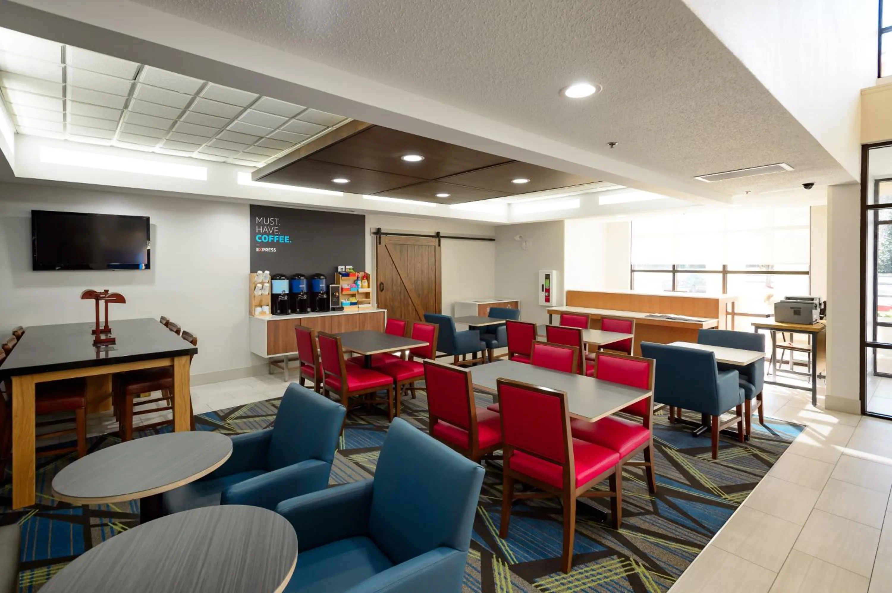 Breakfast in Holiday Inn Express Hillsborough-Durham Area by IHG