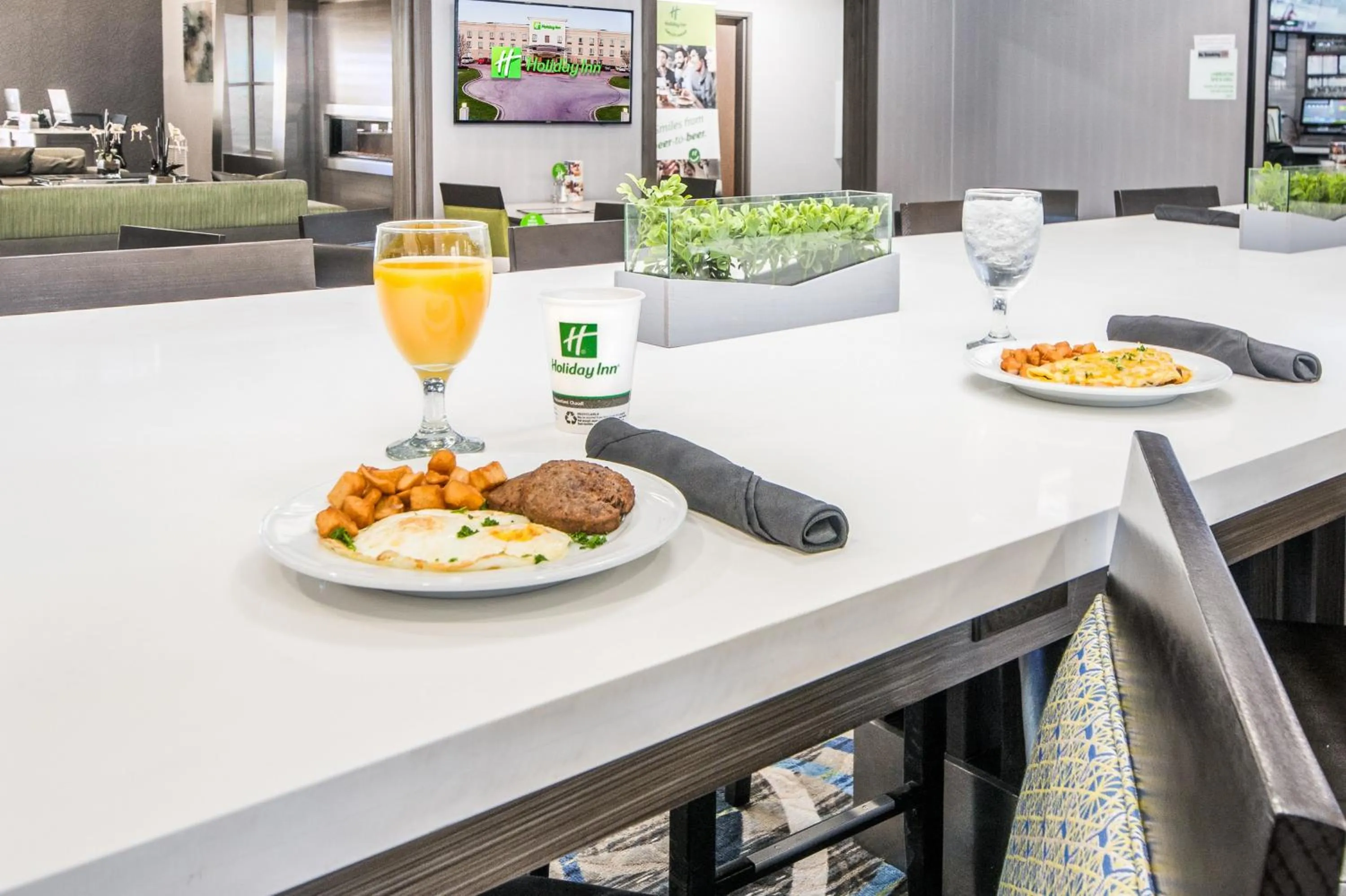 Restaurant/places to eat in Holiday Inn Longview - North by IHG