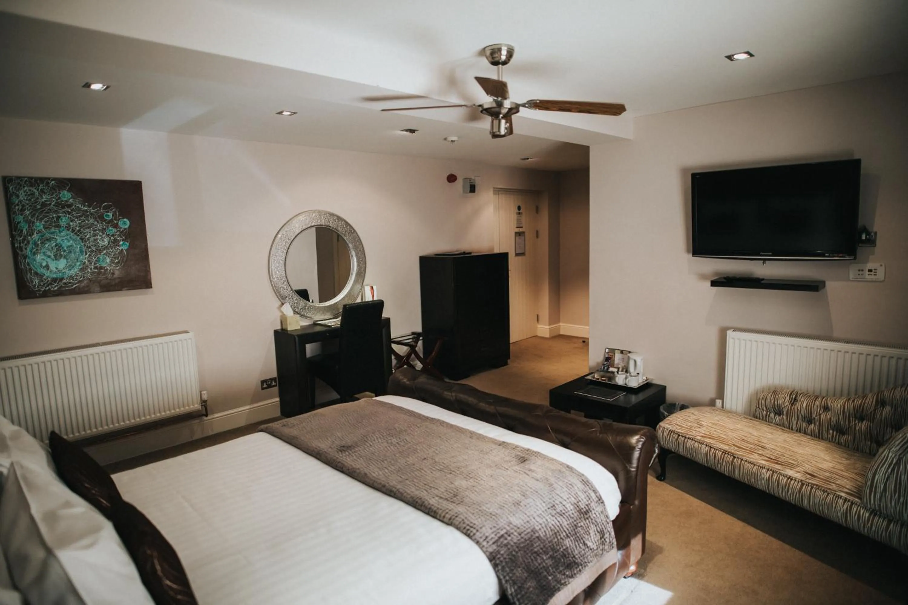 Bed in Hall Farm Hotel And Restaurant