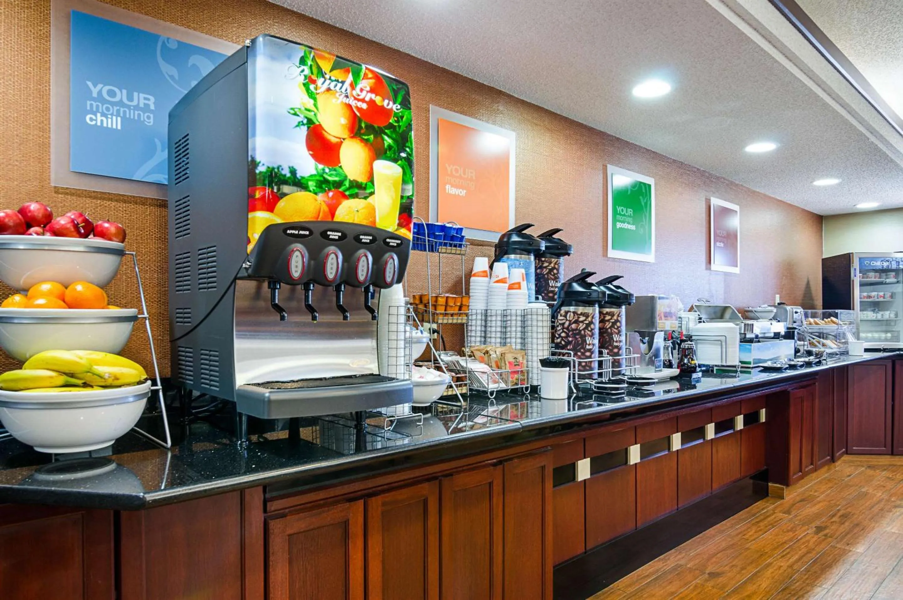 Breakfast in Comfort Inn & Suites Hutchinson