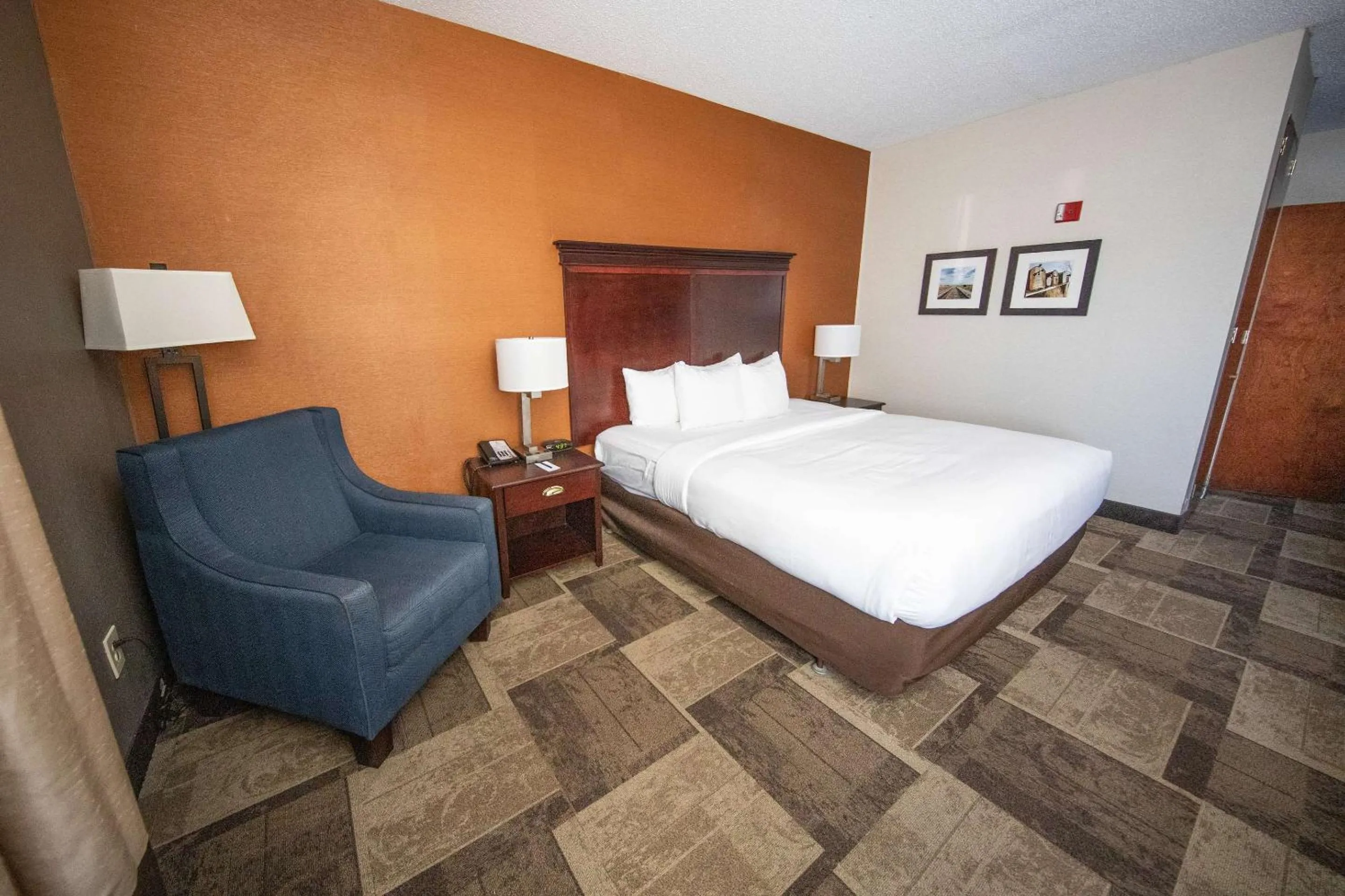 Bedroom, Bed in Comfort Inn & Suites Hutchinson