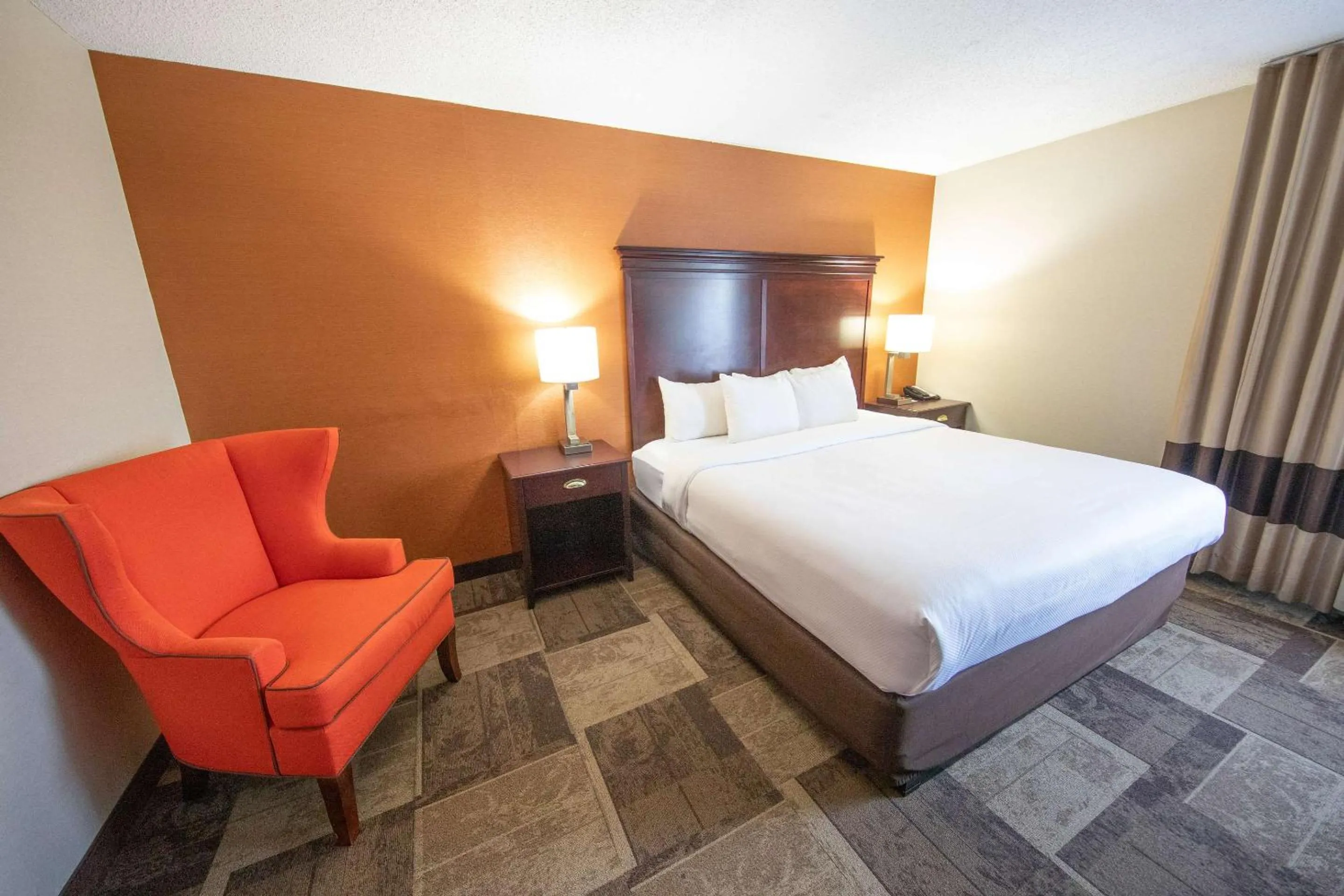 Bedroom, Bed in Comfort Inn & Suites Hutchinson
