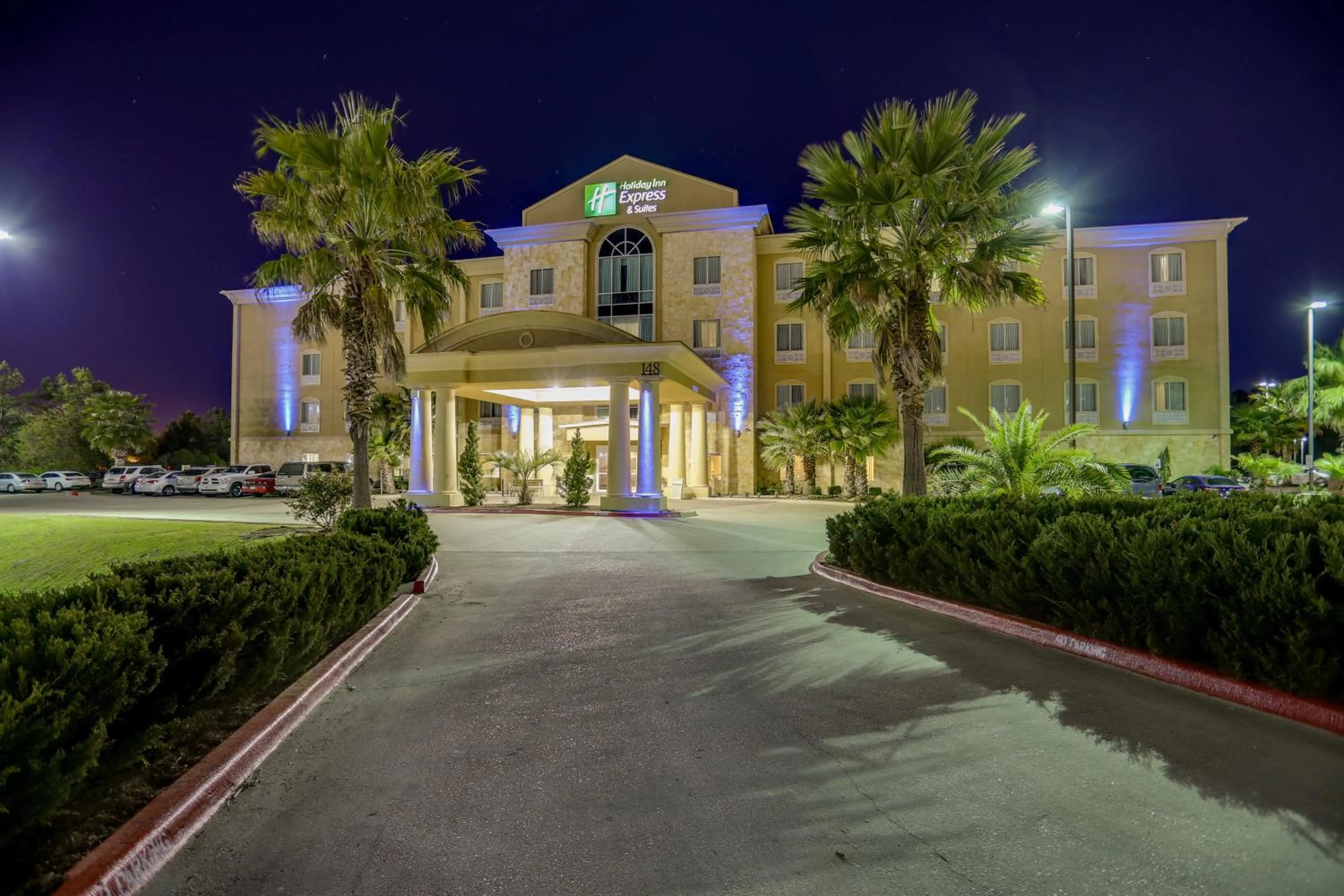 Property building in Holiday Inn Express Hotel & Suites Huntsville by IHG