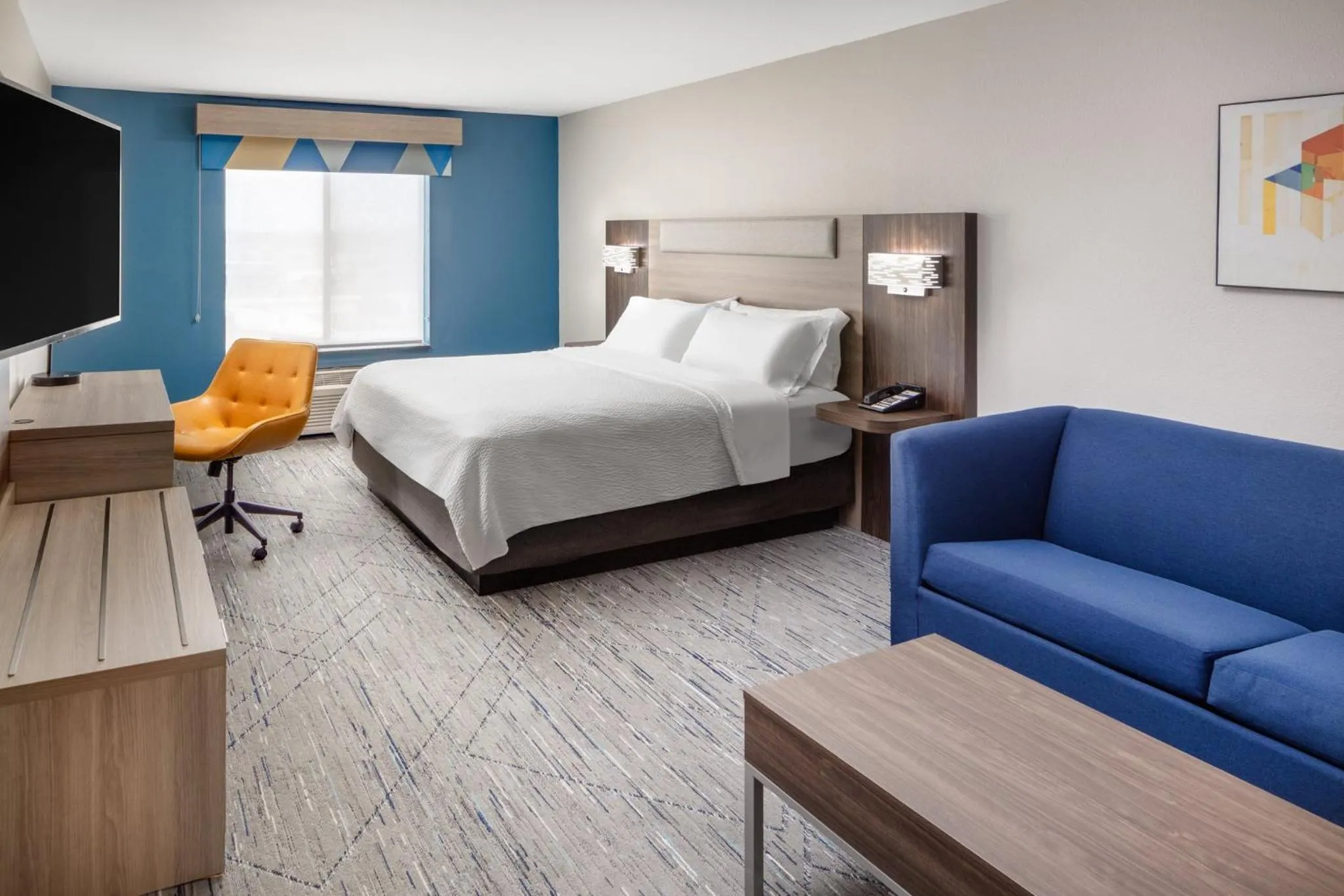Photo of the whole room, Bed in Holiday Inn Express Kearney by IHG