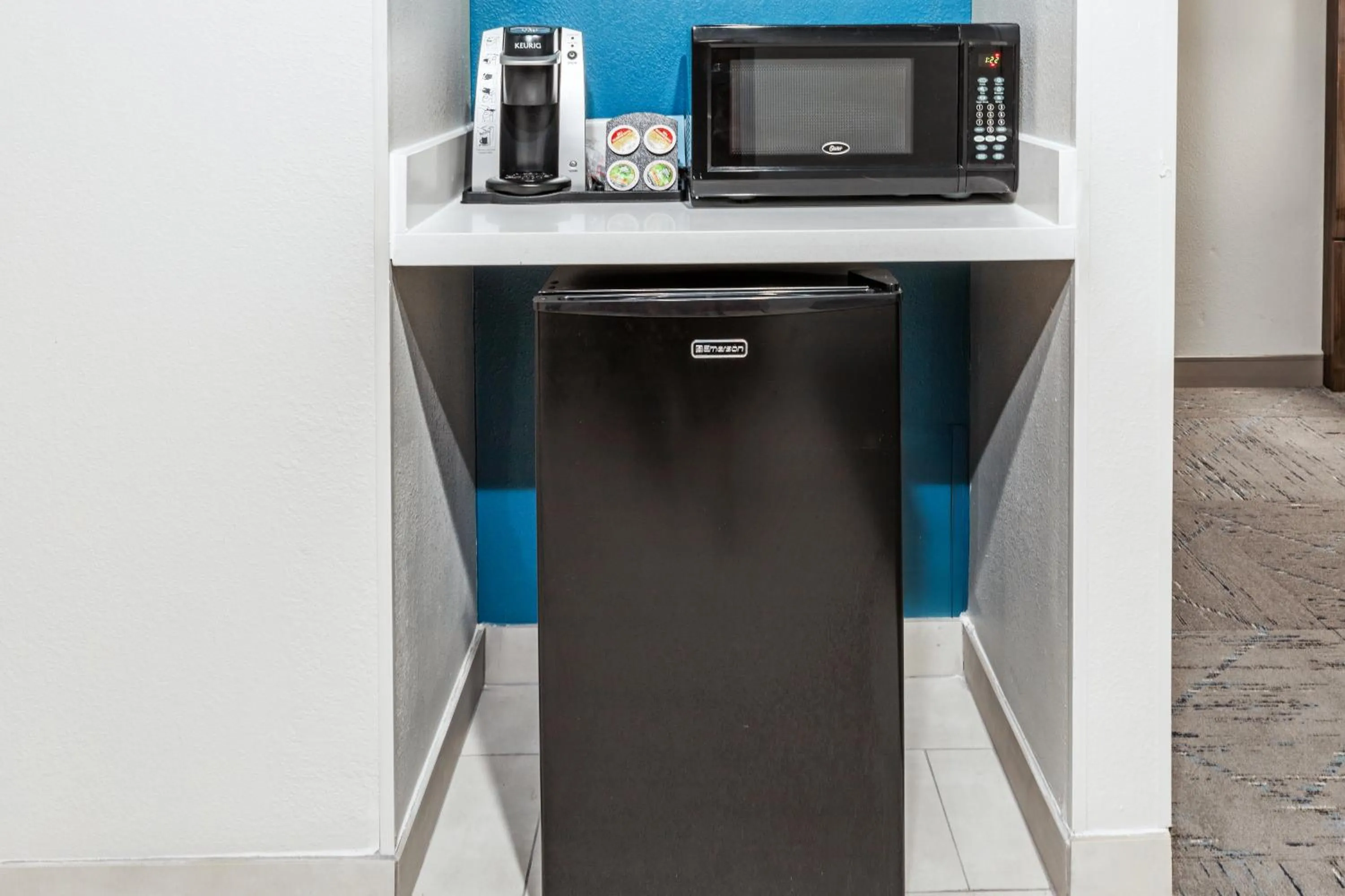 Coffee/tea facilities in Holiday Inn Express Breaux Bridge by IHG