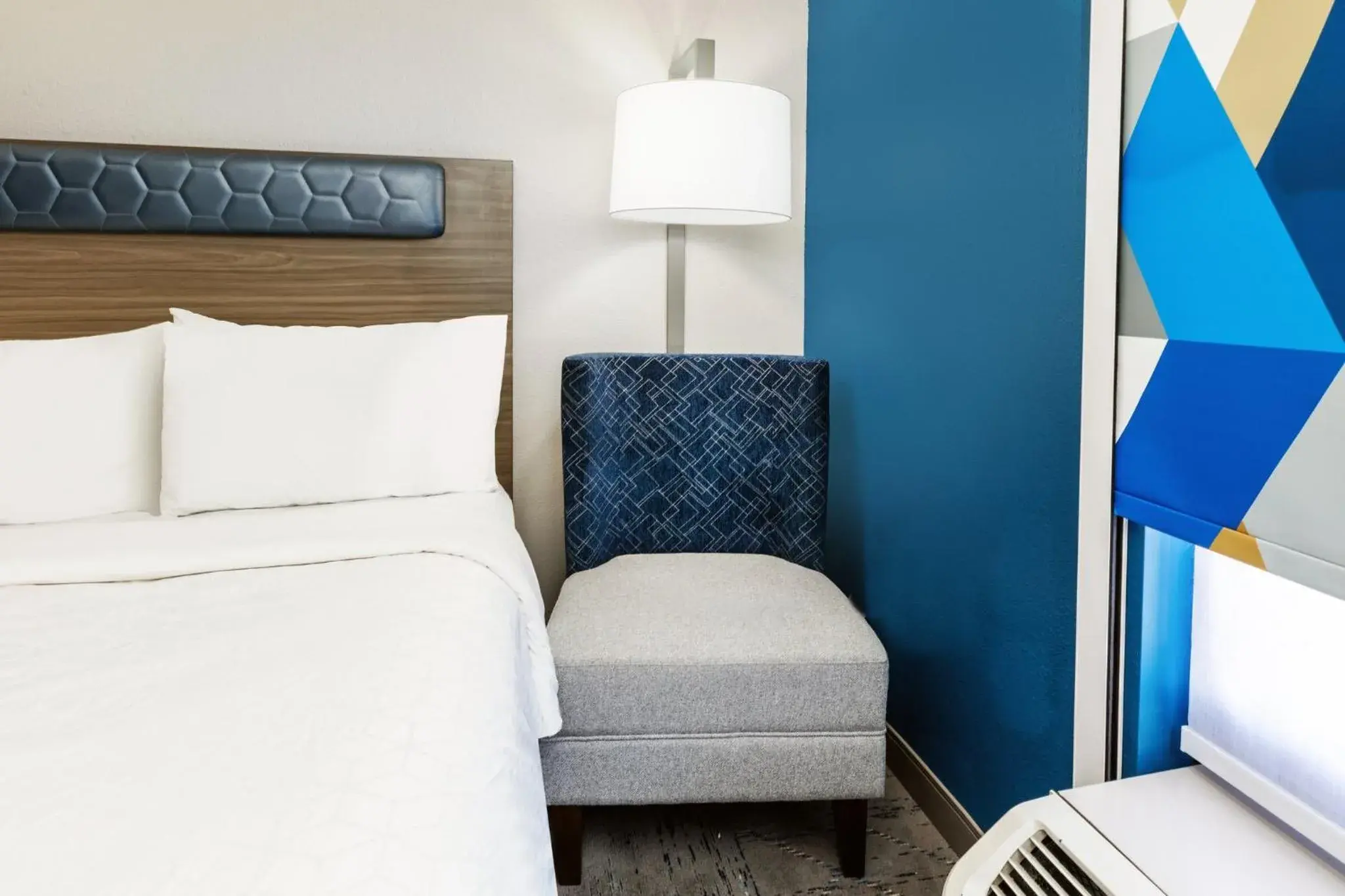 Photo of the whole room, Bed in Holiday Inn Express Breaux Bridge by IHG Photo of the whole room, Bed in Holiday Inn Express Breaux Bridge by IHG