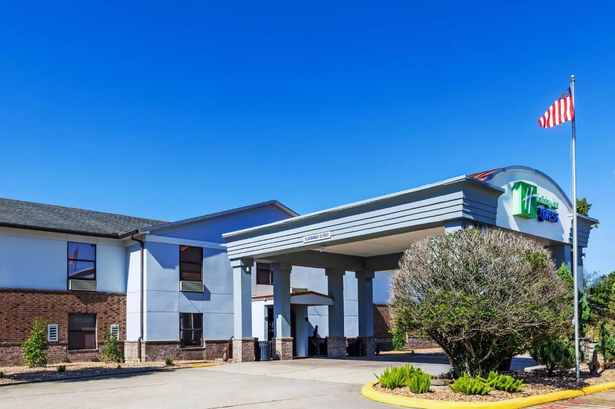 Property building in Holiday Inn Express Breaux Bridge by IHG Property building in Holiday Inn Express Breaux Bridge by IHG