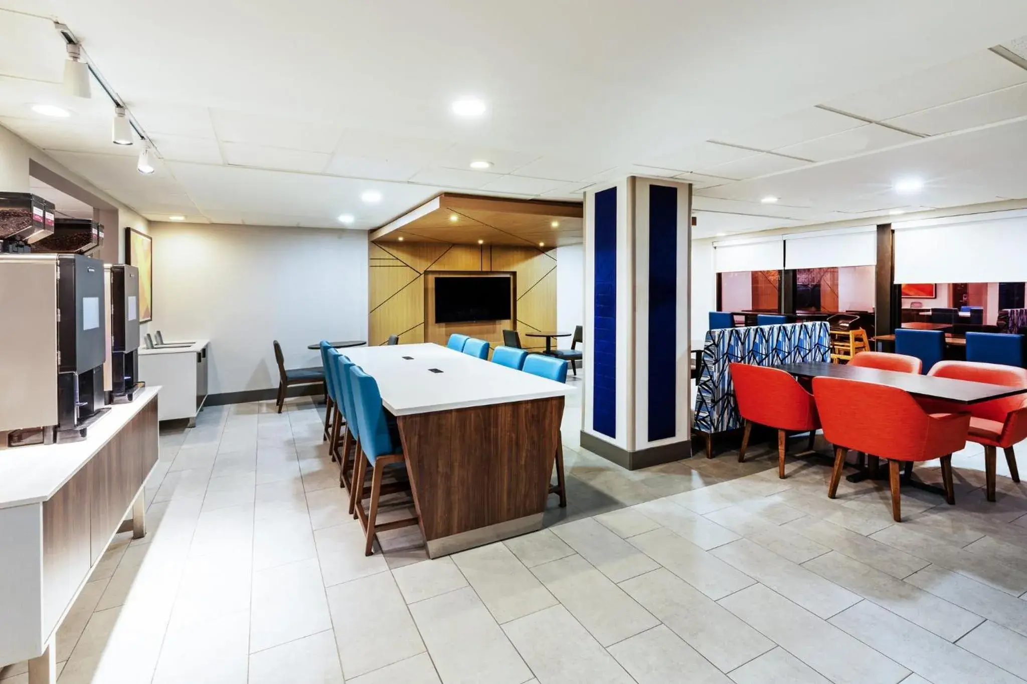 Breakfast in Holiday Inn Express Breaux Bridge by IHG Breakfast in Holiday Inn Express Breaux Bridge by IHG