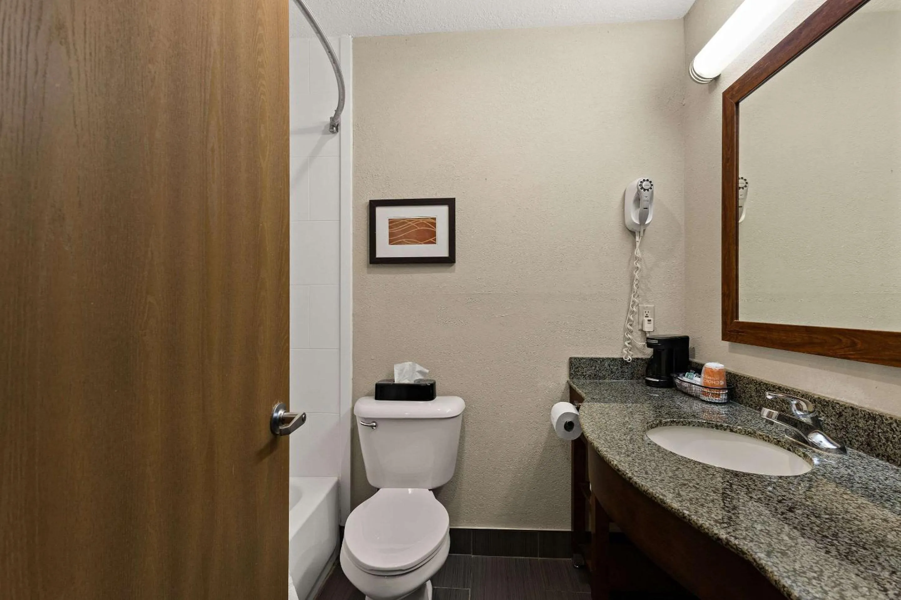 Bedroom in Comfort Inn Huntington Near University