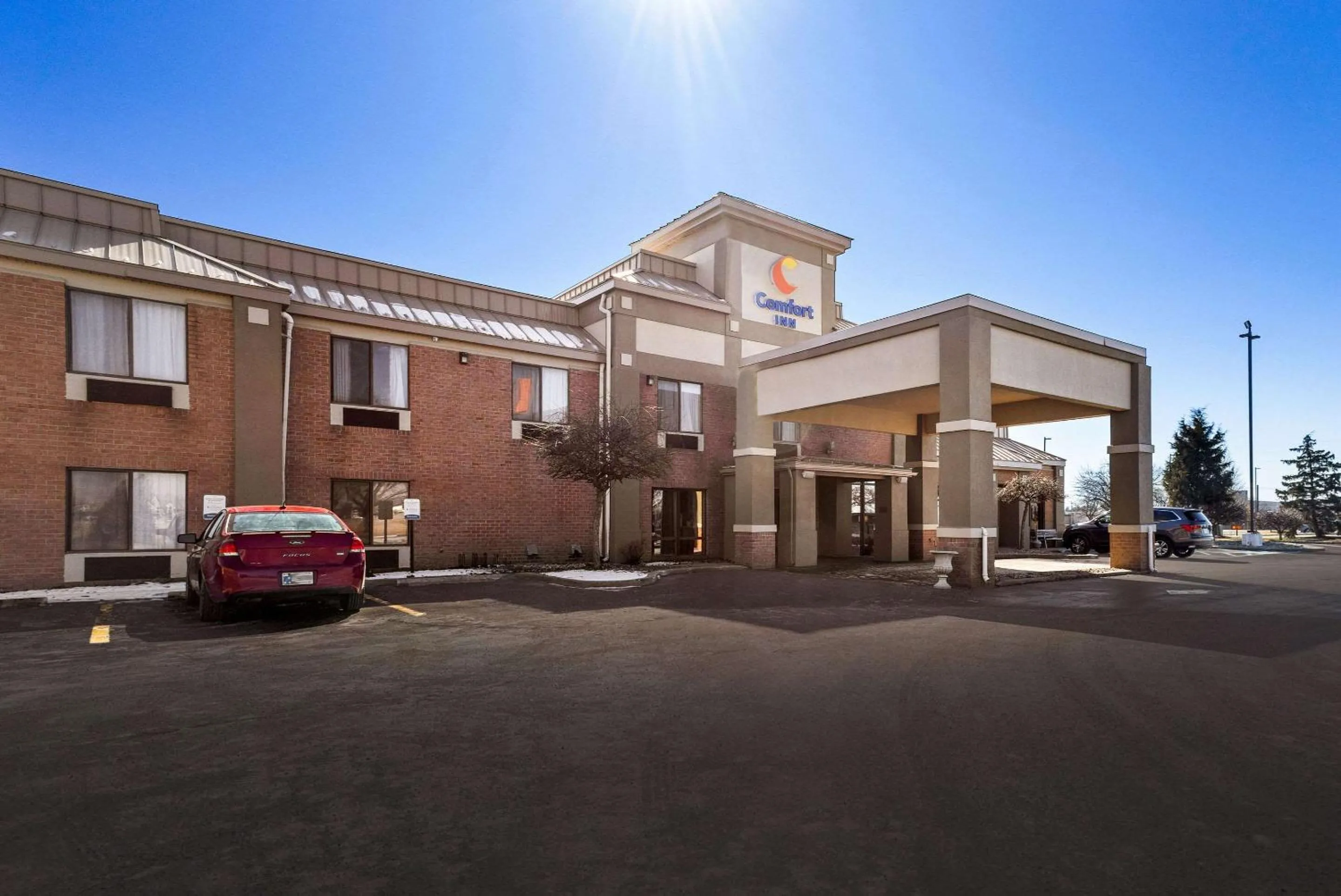 Property building in Comfort Inn Huntington Near University