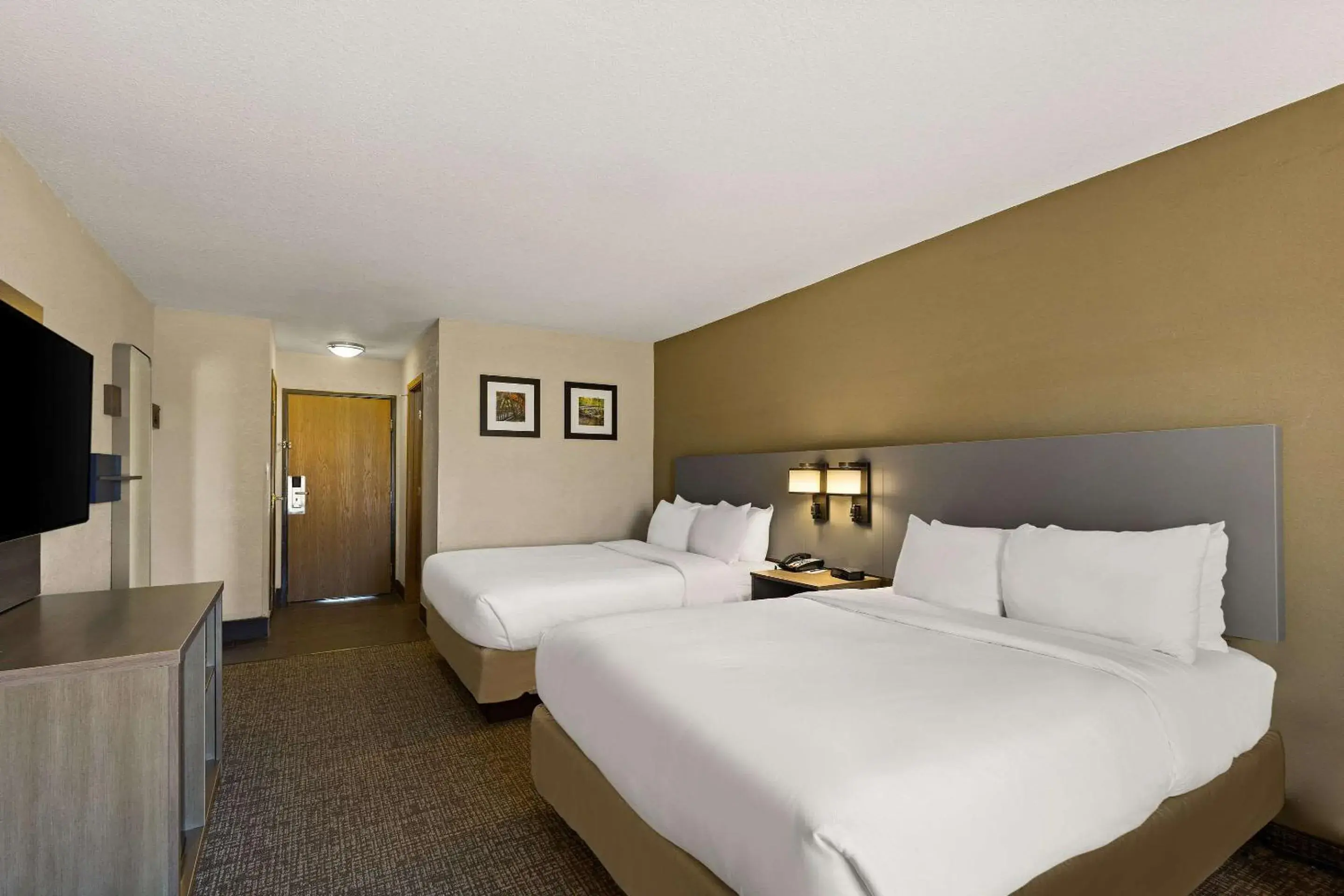 Bedroom, Bed in Comfort Inn Huntington Near University Bedroom, Bed in Comfort Inn Huntington Near University