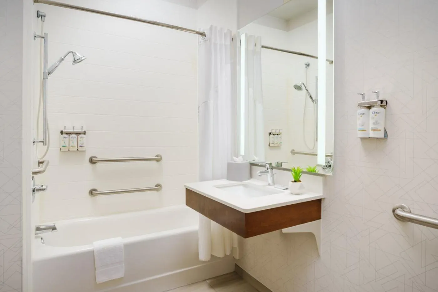 Bath in Holiday Inn Express Irondequoit by IHG