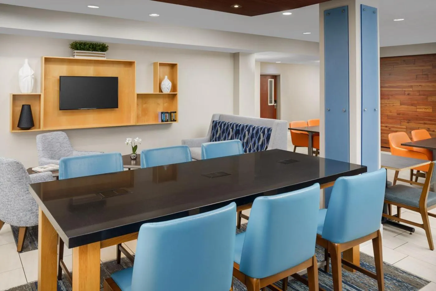 Breakfast in Holiday Inn Express Irondequoit by IHG