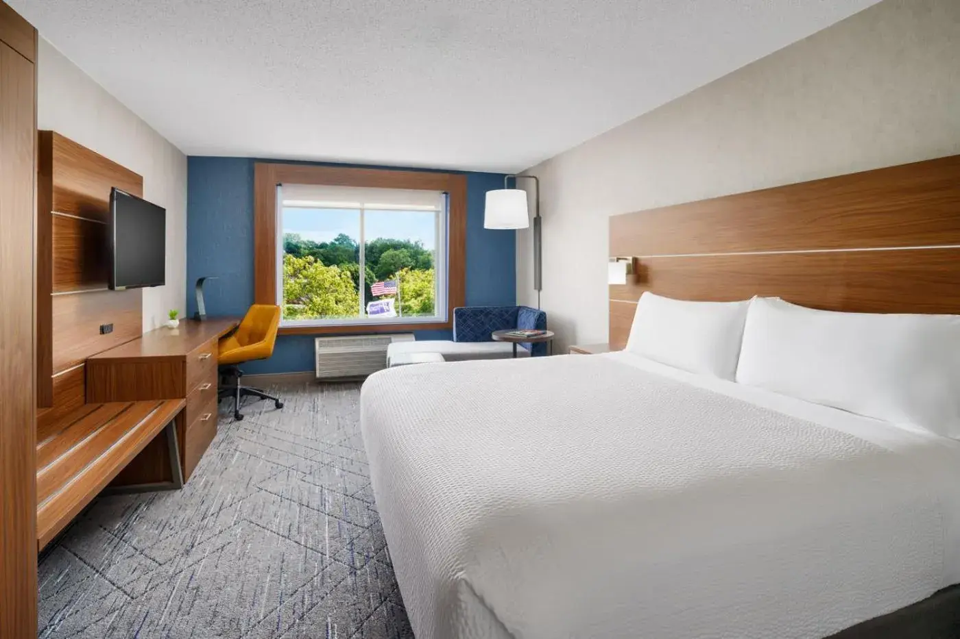 Photo of the whole room, Bed in Holiday Inn Express Irondequoit by IHG Photo of the whole room, Bed in Holiday Inn Express Irondequoit by IHG