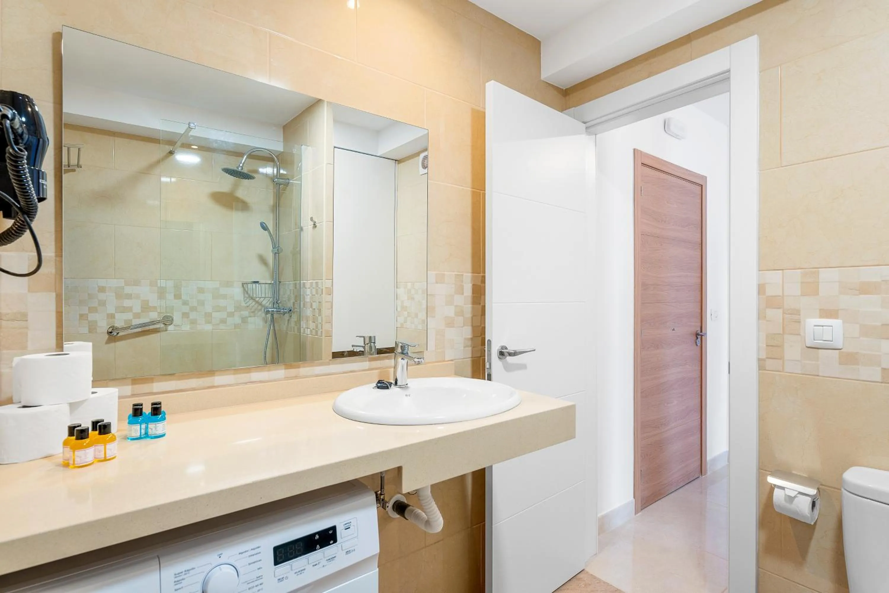 Shower in Ocean Vistas 24