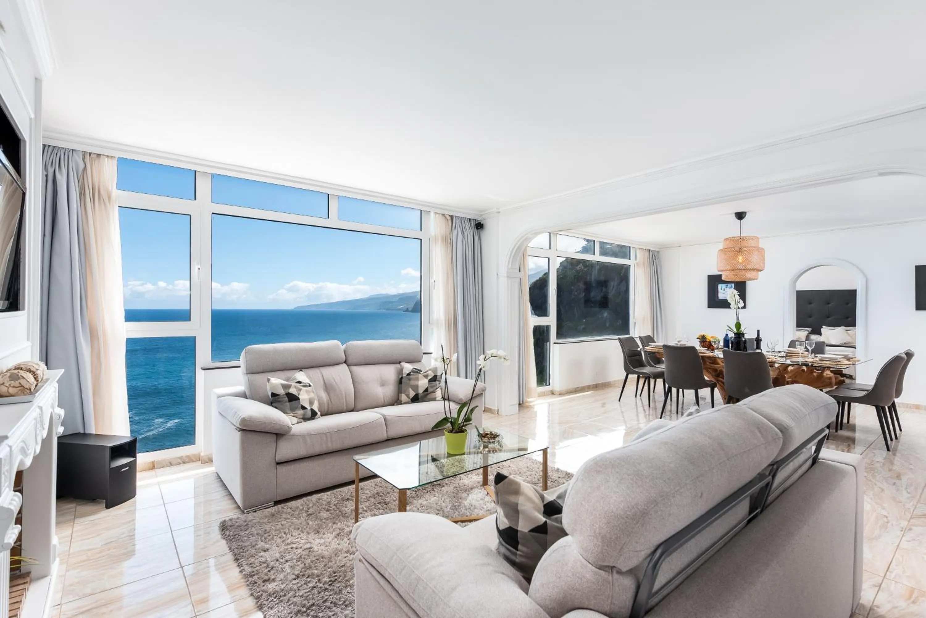 Seating area in Ocean Vistas 24