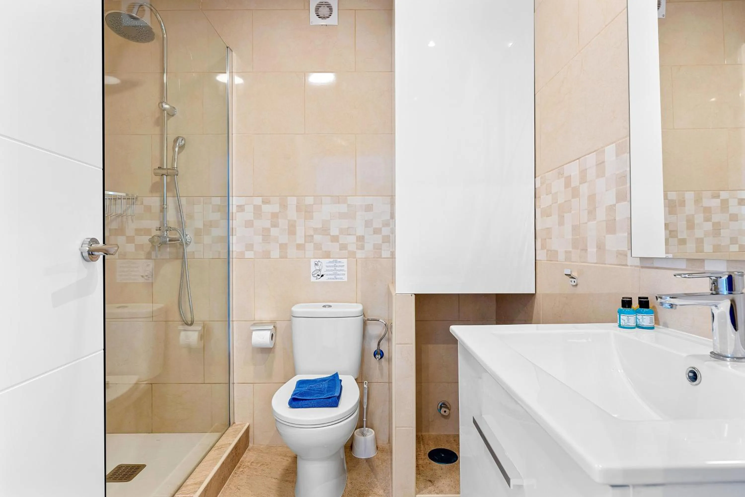 Shower in Ocean Vistas 24