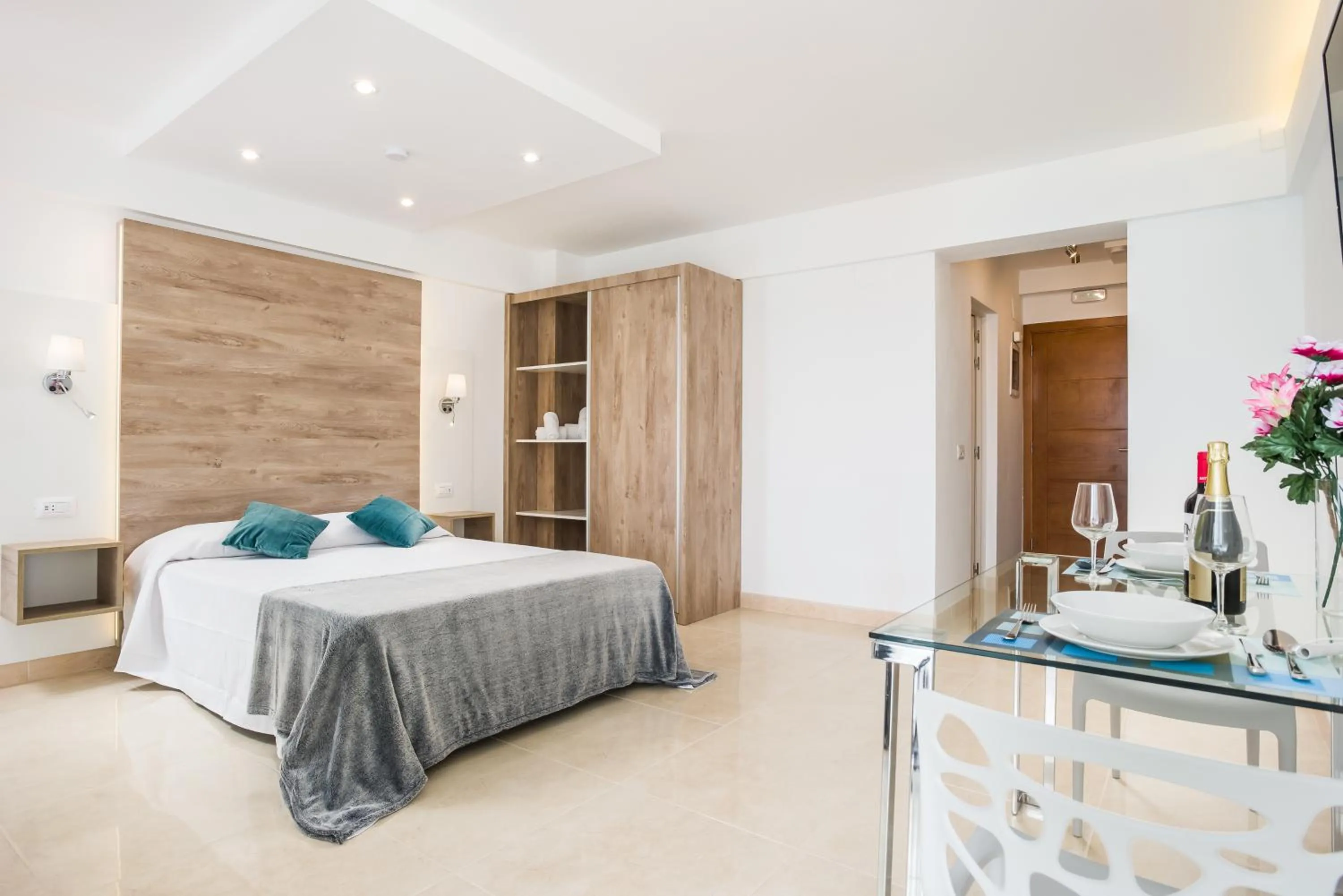 TV and multimedia, Bed in Ocean Vistas 24