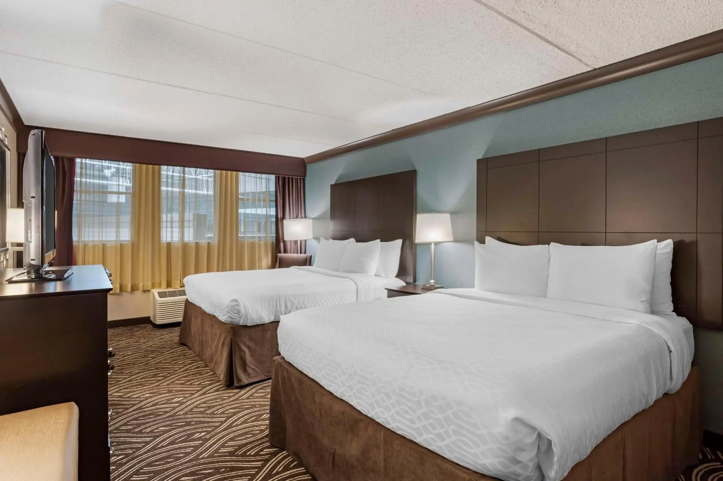 Queen Room with Two Queen Beds - Non-Smoking in Best Western Plus Kingston Hotel and Conference Center Queen Room with Two Queen Beds - Non-Smoking in Best Western Plus Kingston Hotel and Conference Center