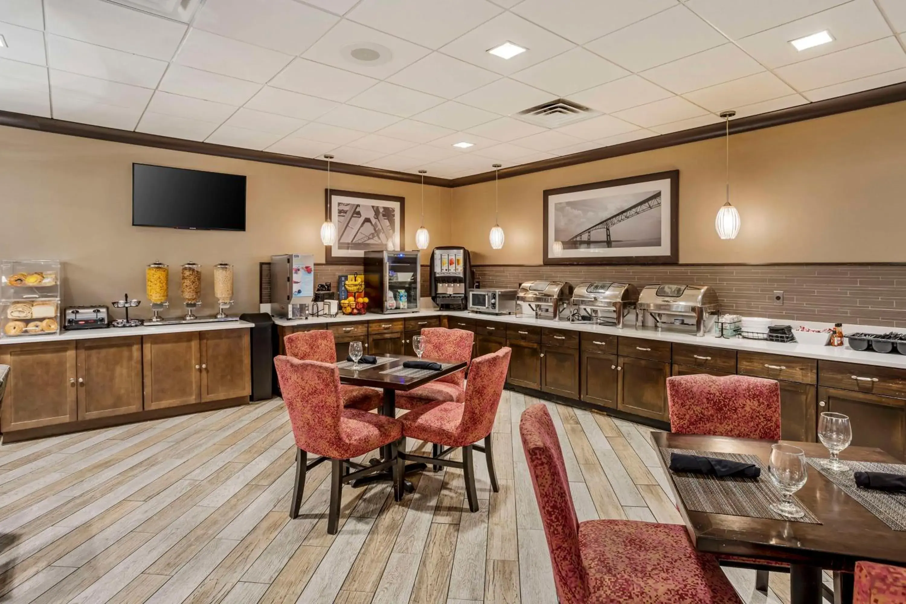 Breakfast in Best Western Plus Kingston Hotel and Conference Center Breakfast in Best Western Plus Kingston Hotel and Conference Center