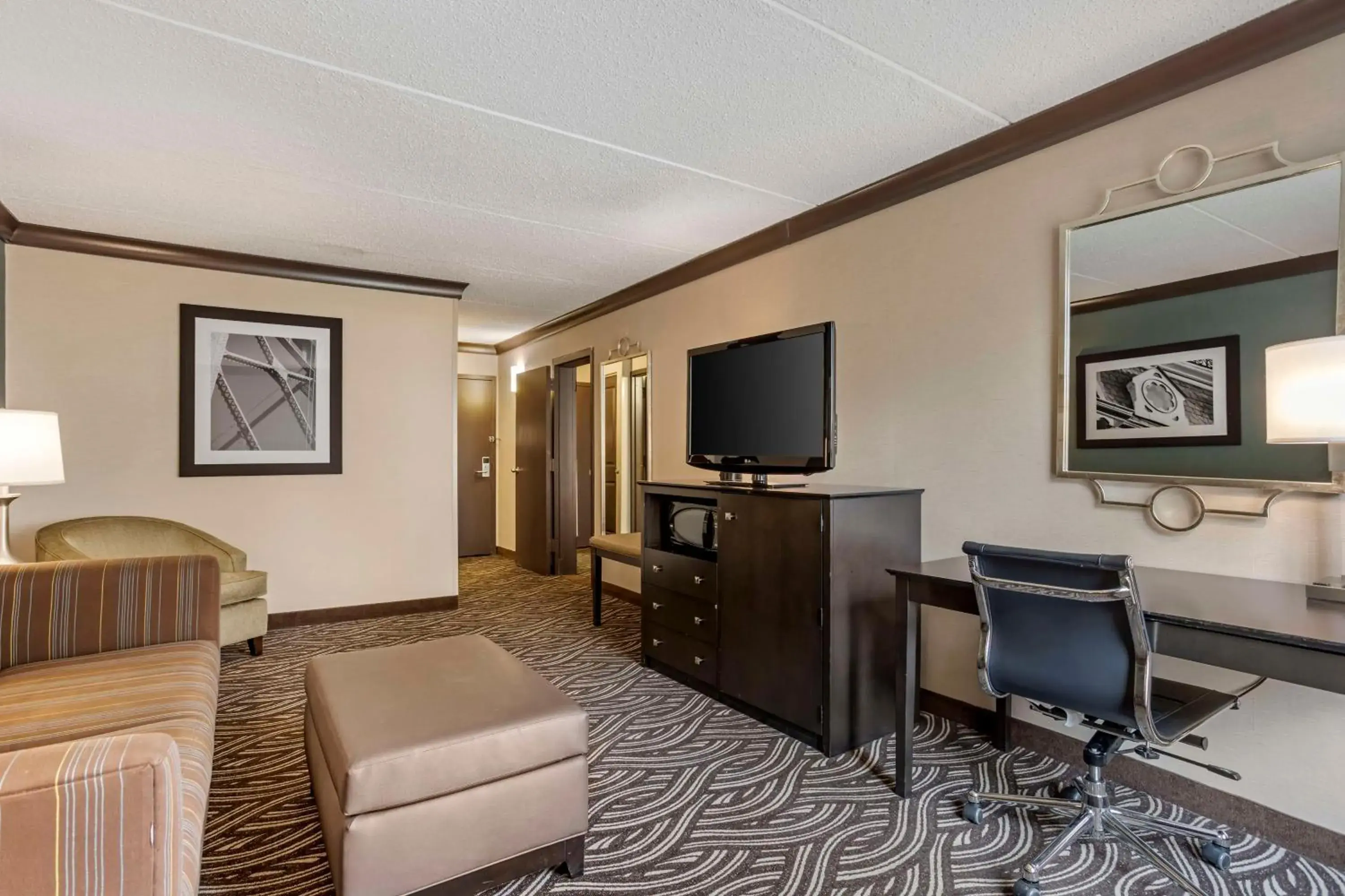 Bedroom in Best Western Plus Kingston Hotel and Conference Center Bedroom in Best Western Plus Kingston Hotel and Conference Center