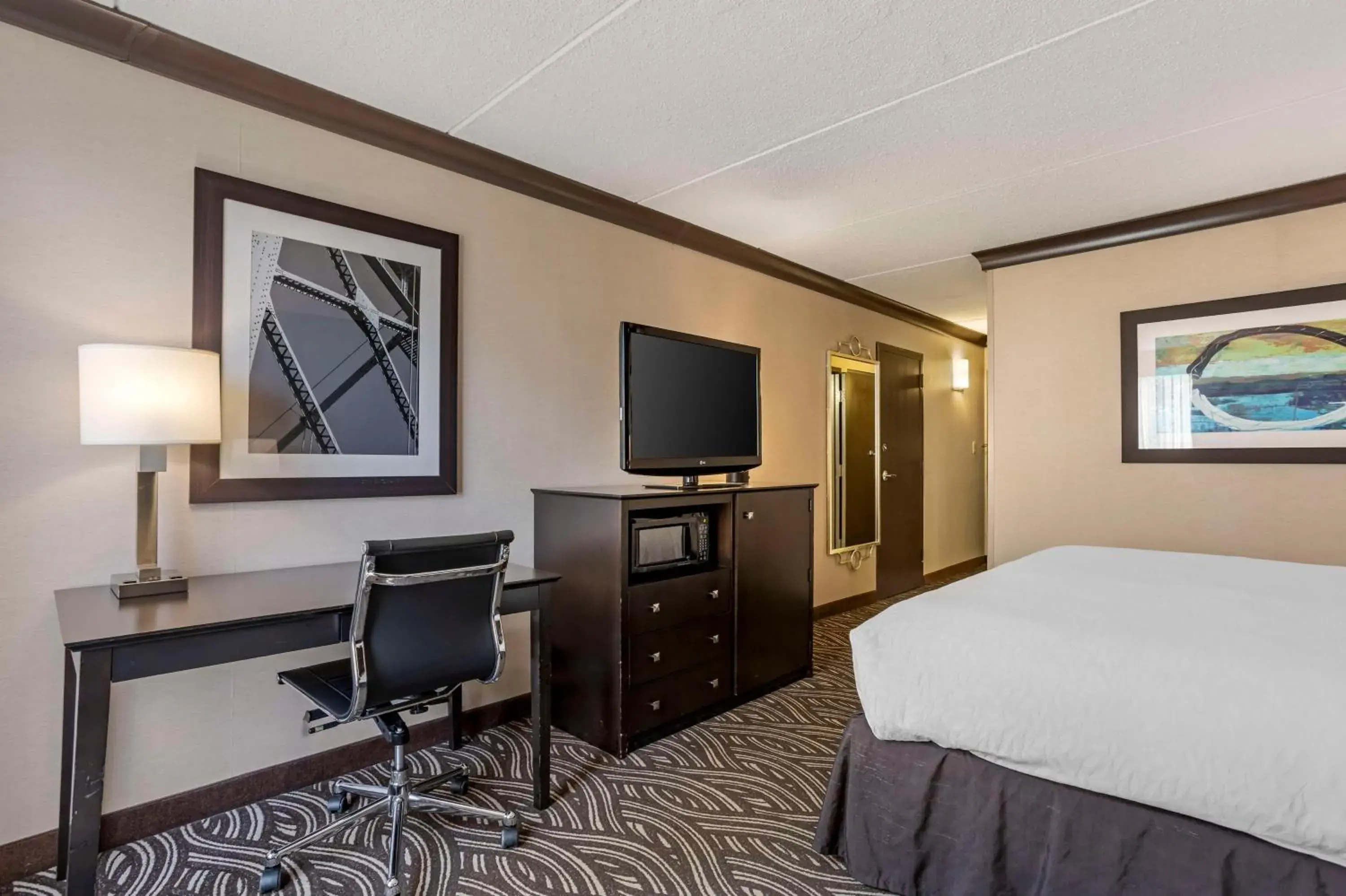 Bedroom, Bed in Best Western Plus Kingston Hotel and Conference Center Bedroom, Bed in Best Western Plus Kingston Hotel and Conference Center