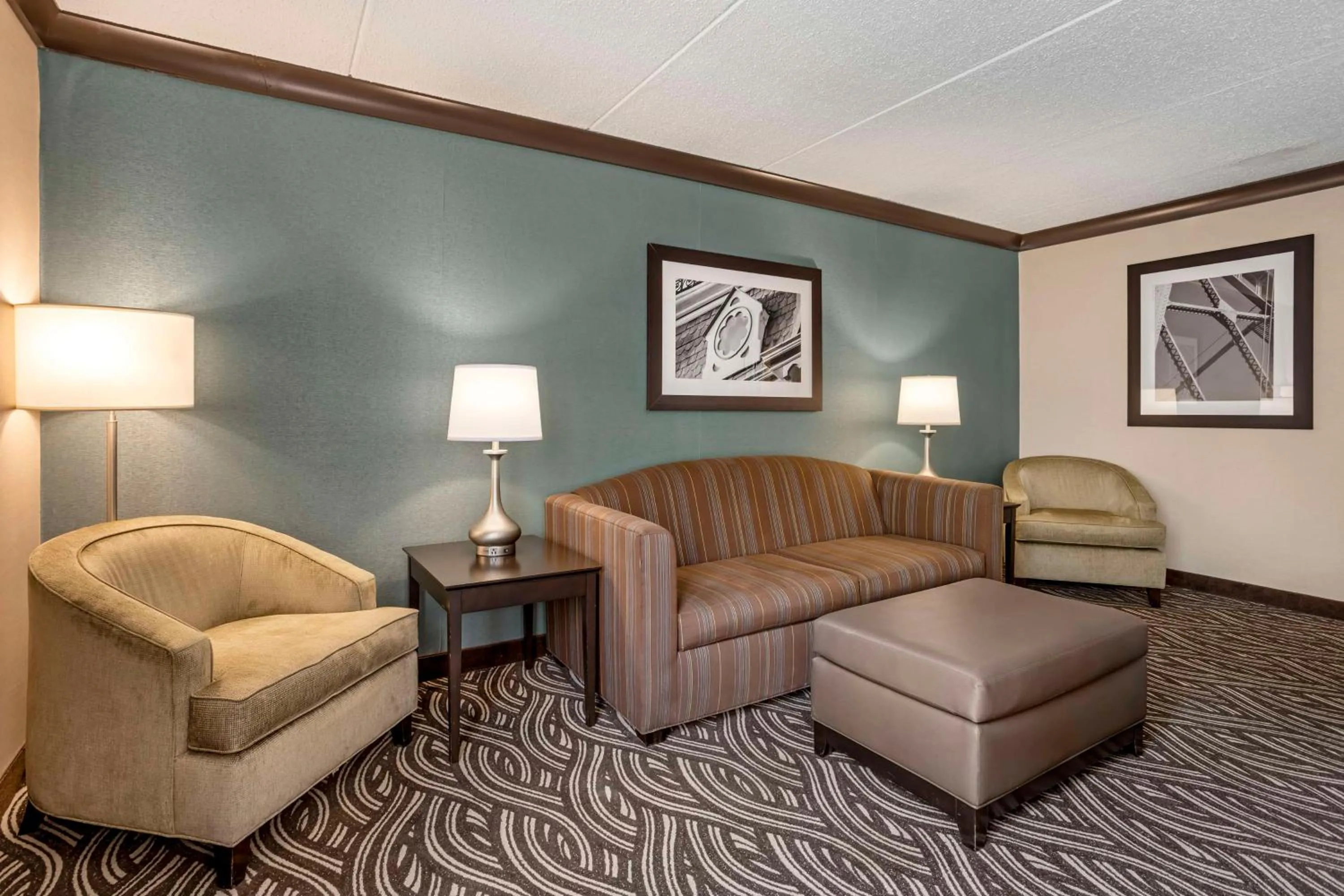 Bedroom in Best Western Plus Kingston Hotel and Conference Center