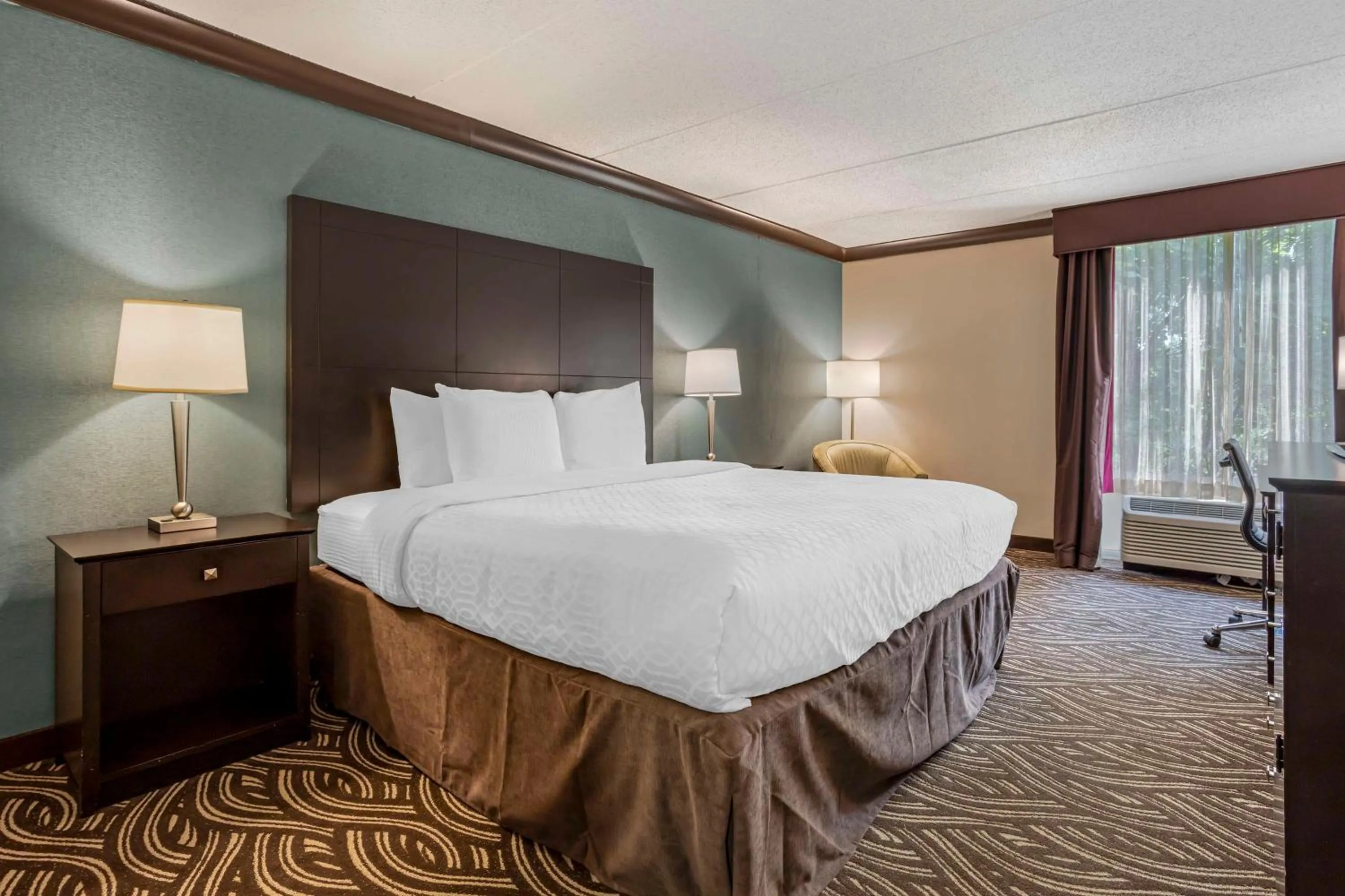 Bedroom, Bed in Best Western Plus Kingston Hotel and Conference Center