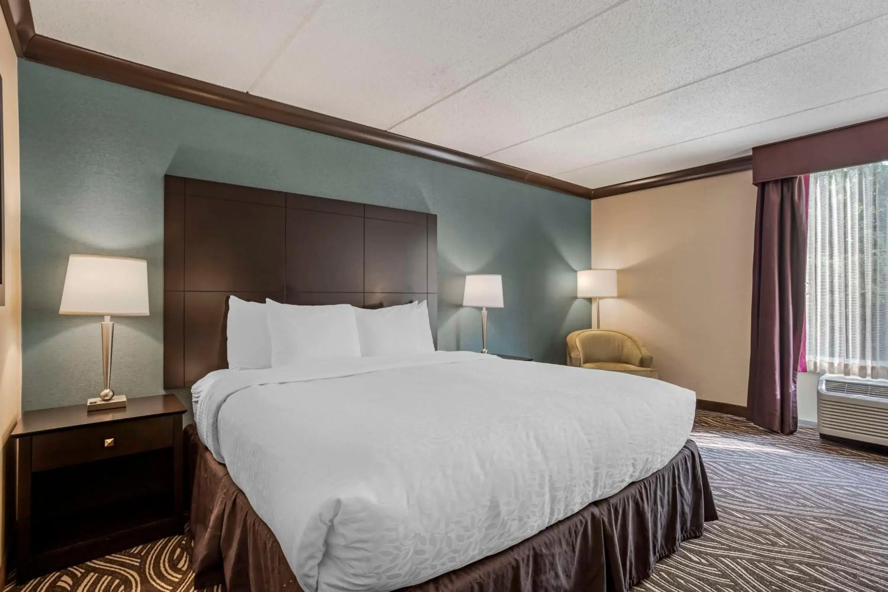 Bedroom, Bed in Best Western Plus Kingston Hotel and Conference Center Bedroom, Bed in Best Western Plus Kingston Hotel and Conference Center