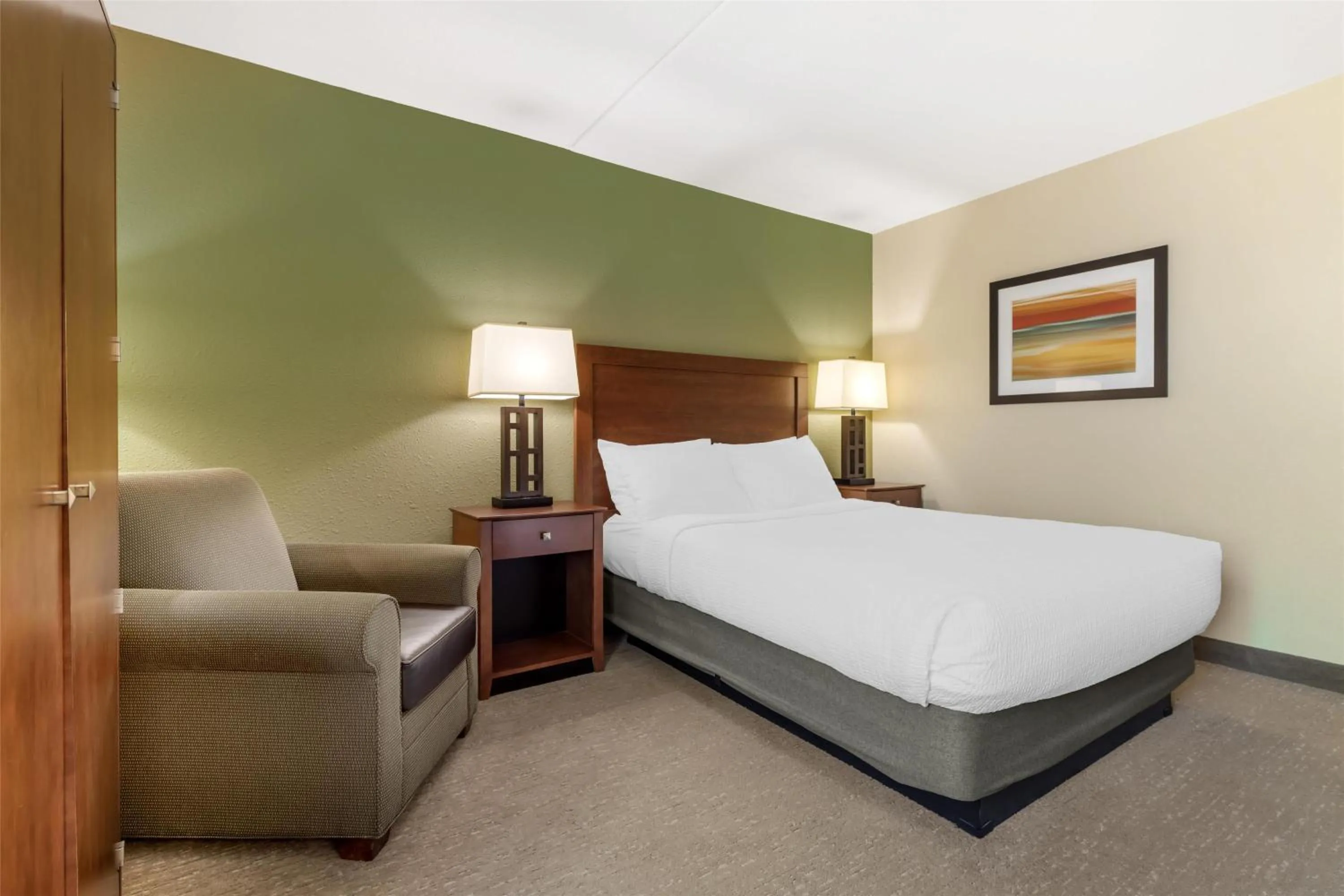 Bedroom, Bed in Best Western Fairmont