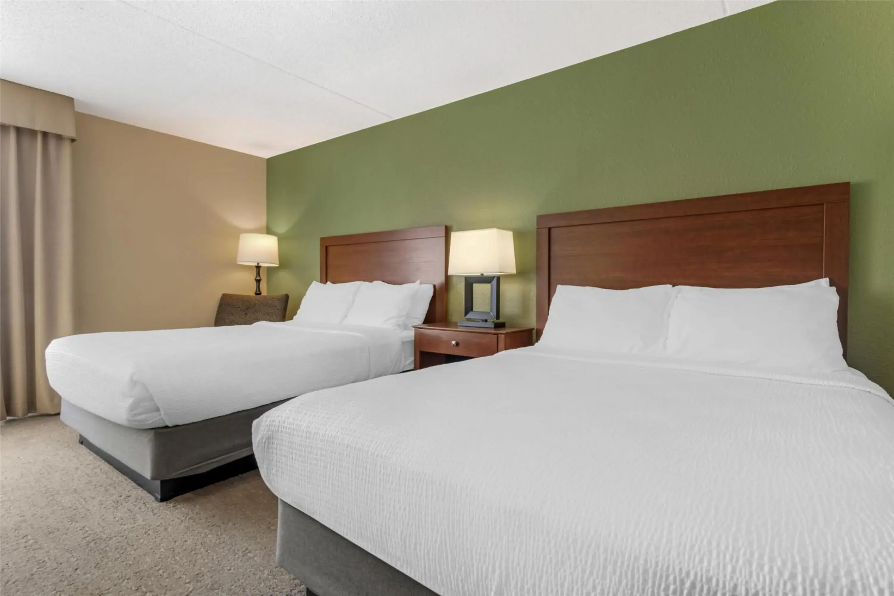 Bedroom, Bed in Best Western Fairmont Bedroom, Bed in Best Western Fairmont