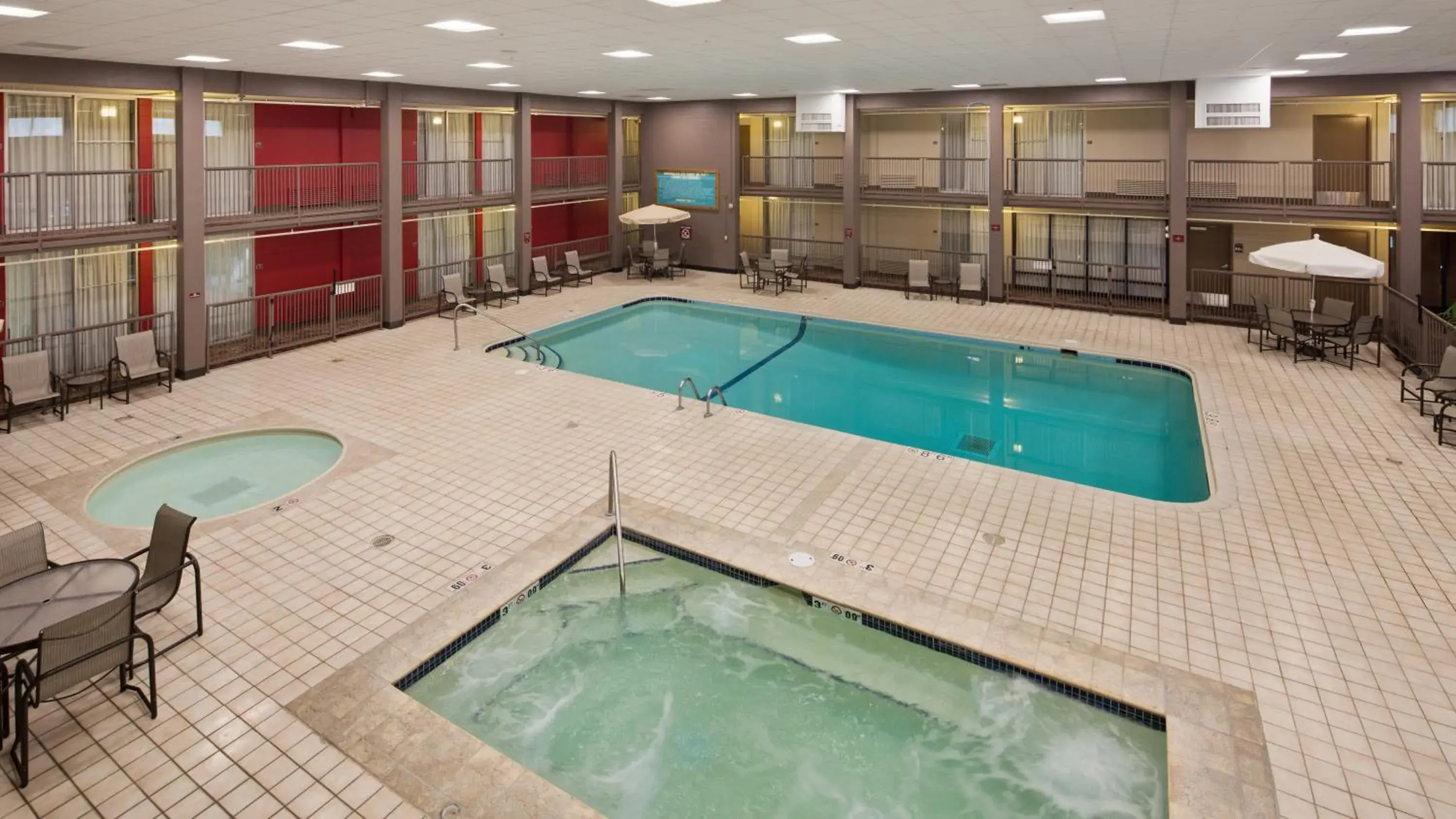 Swimming pool in Best Western Plus Willmar Swimming pool in Best Western Plus Willmar