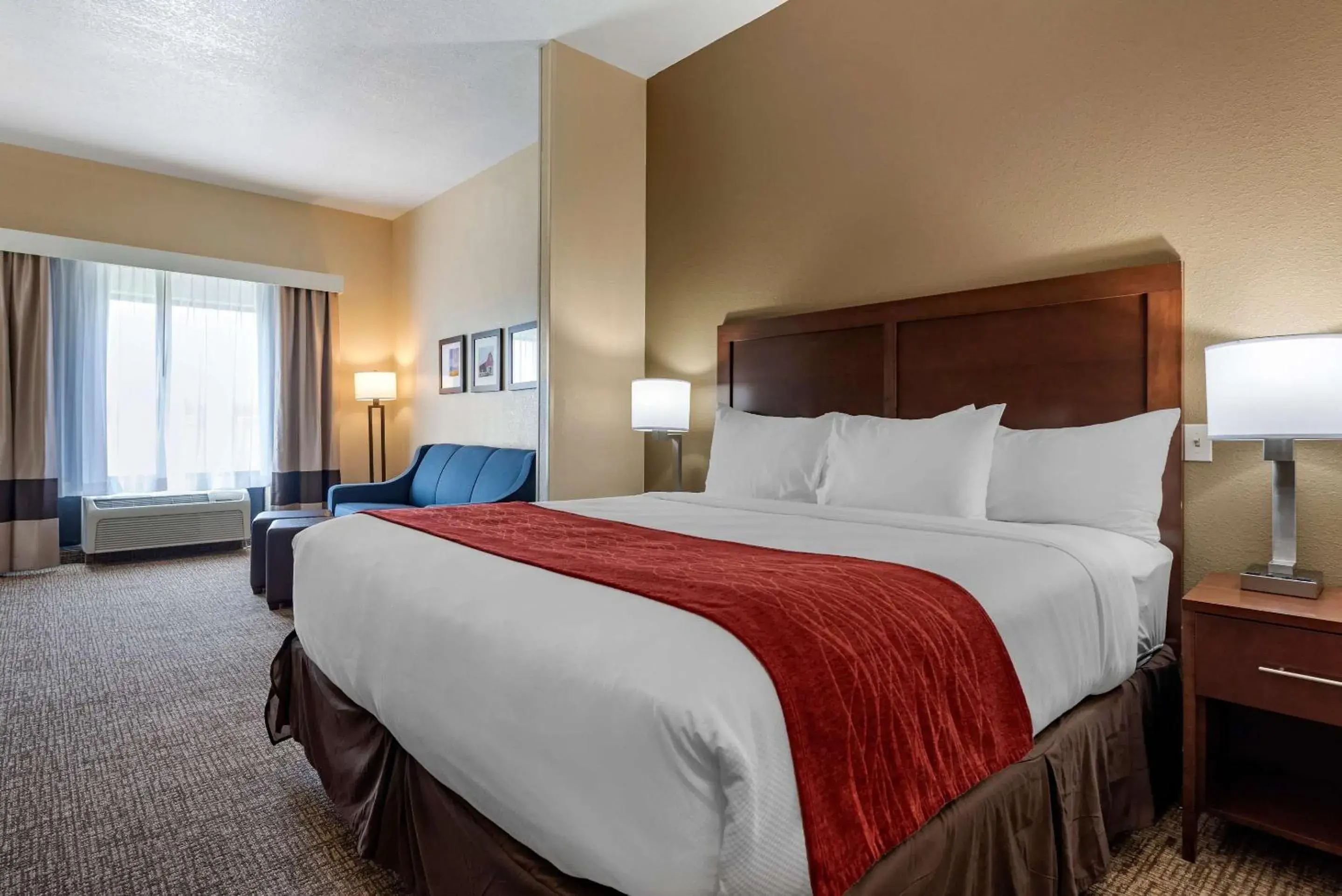 Bedroom, Bed in Comfort Inn & Suites Goodland Bedroom, Bed in Comfort Inn & Suites Goodland