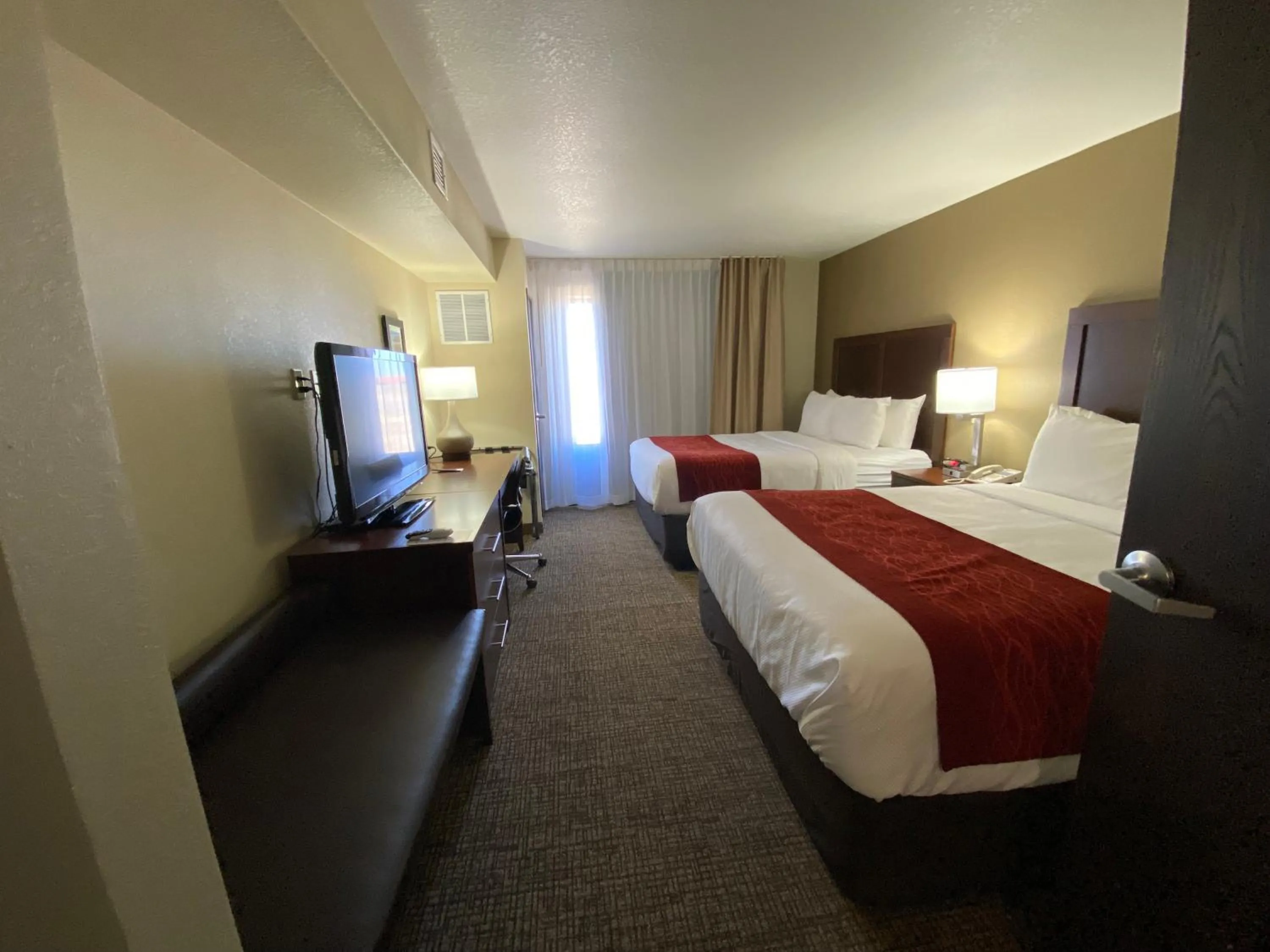 Bed in Comfort Inn & Suites Goodland
