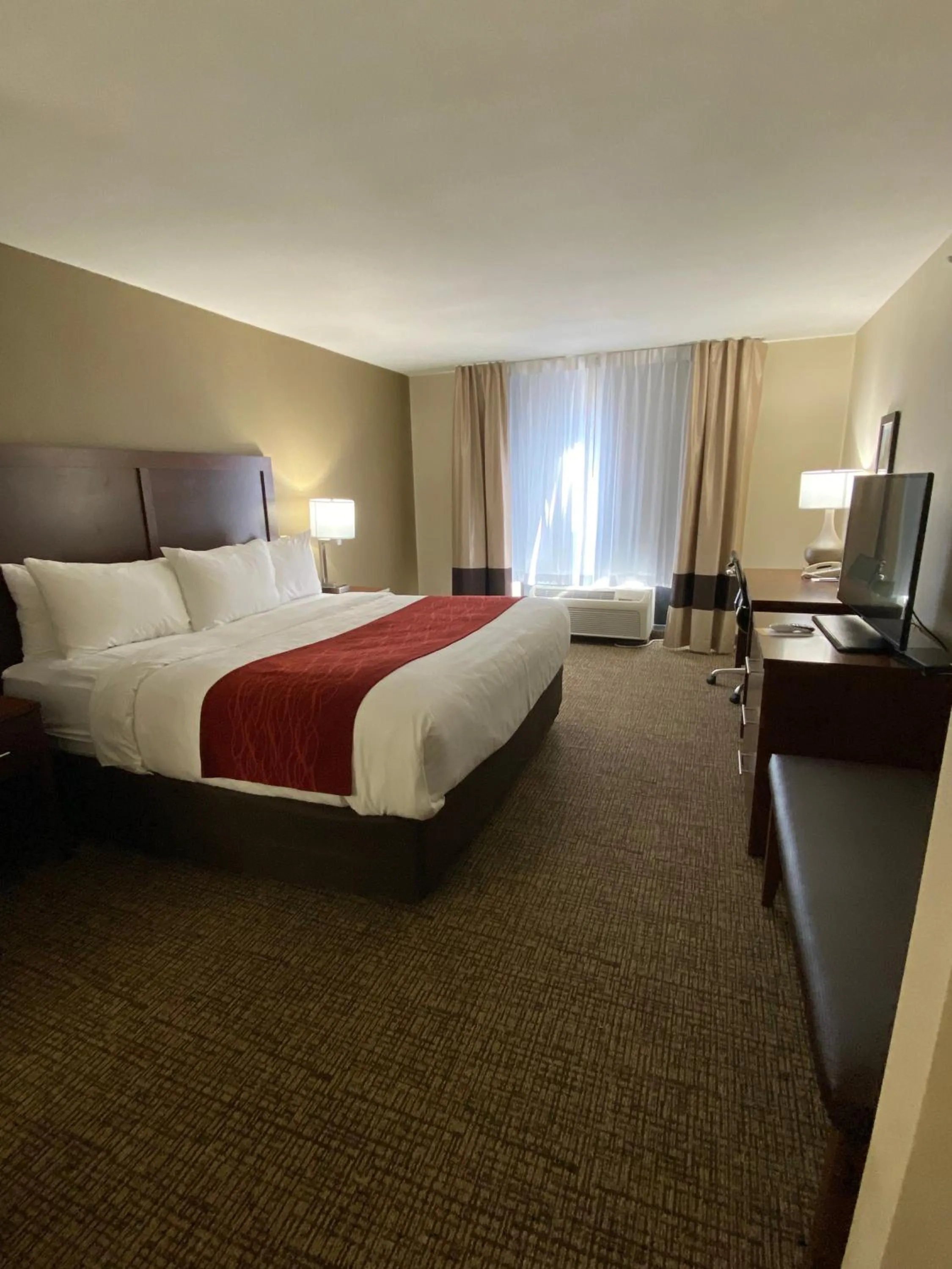 Bed in Comfort Inn & Suites Goodland