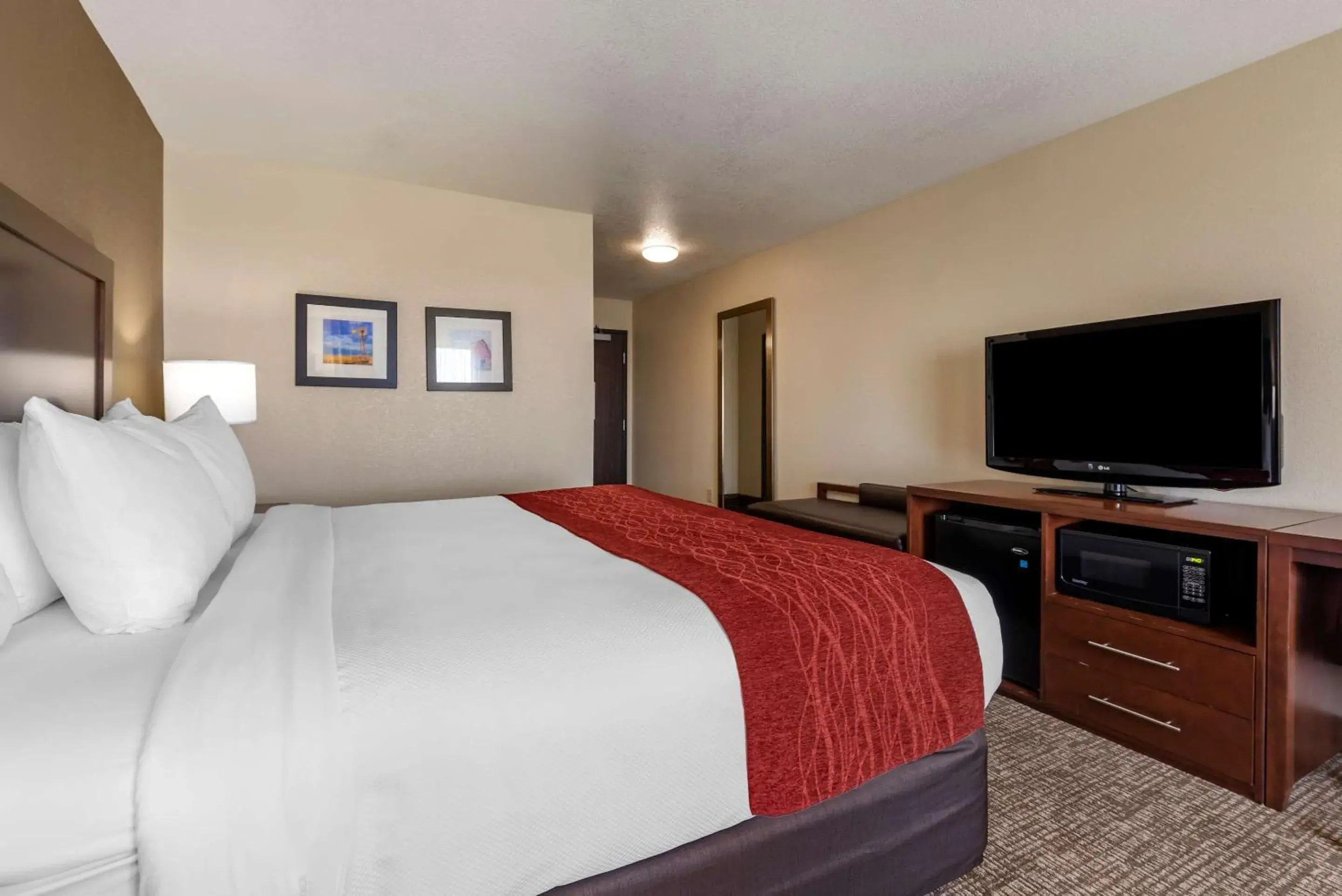 Bedroom, Bed in Comfort Inn & Suites Goodland Bedroom, Bed in Comfort Inn & Suites Goodland